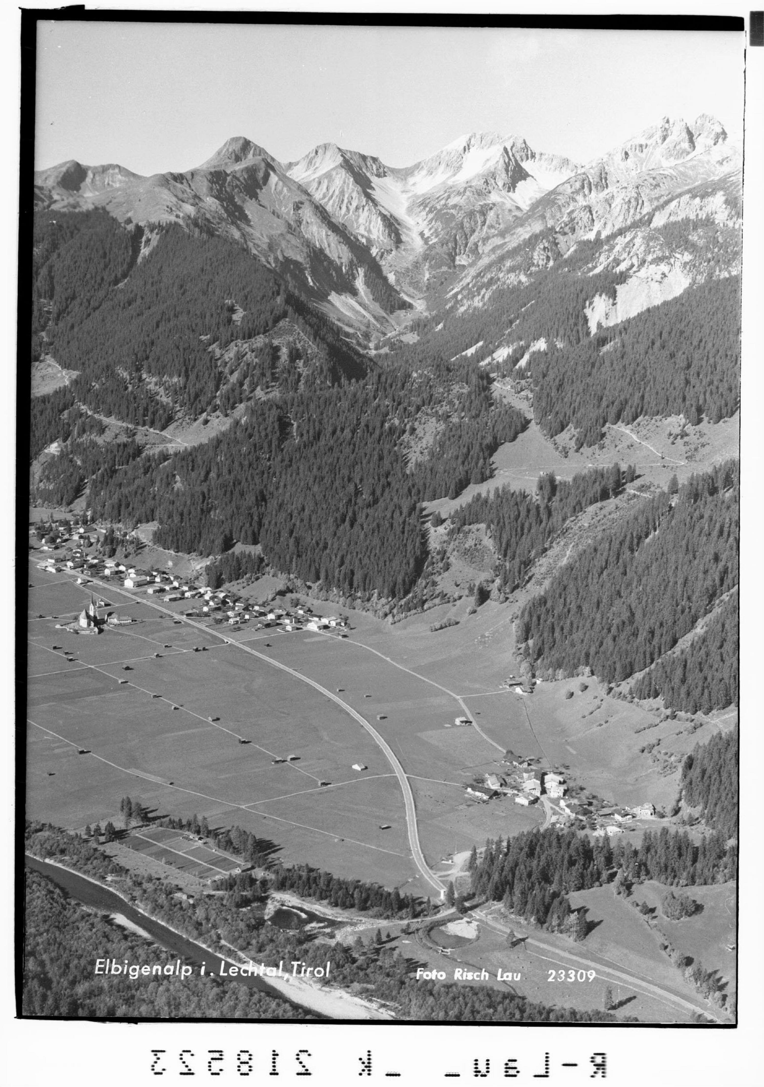 Elbigenalp im Lechtal, Tirol></div>


    <hr>
    <div class=