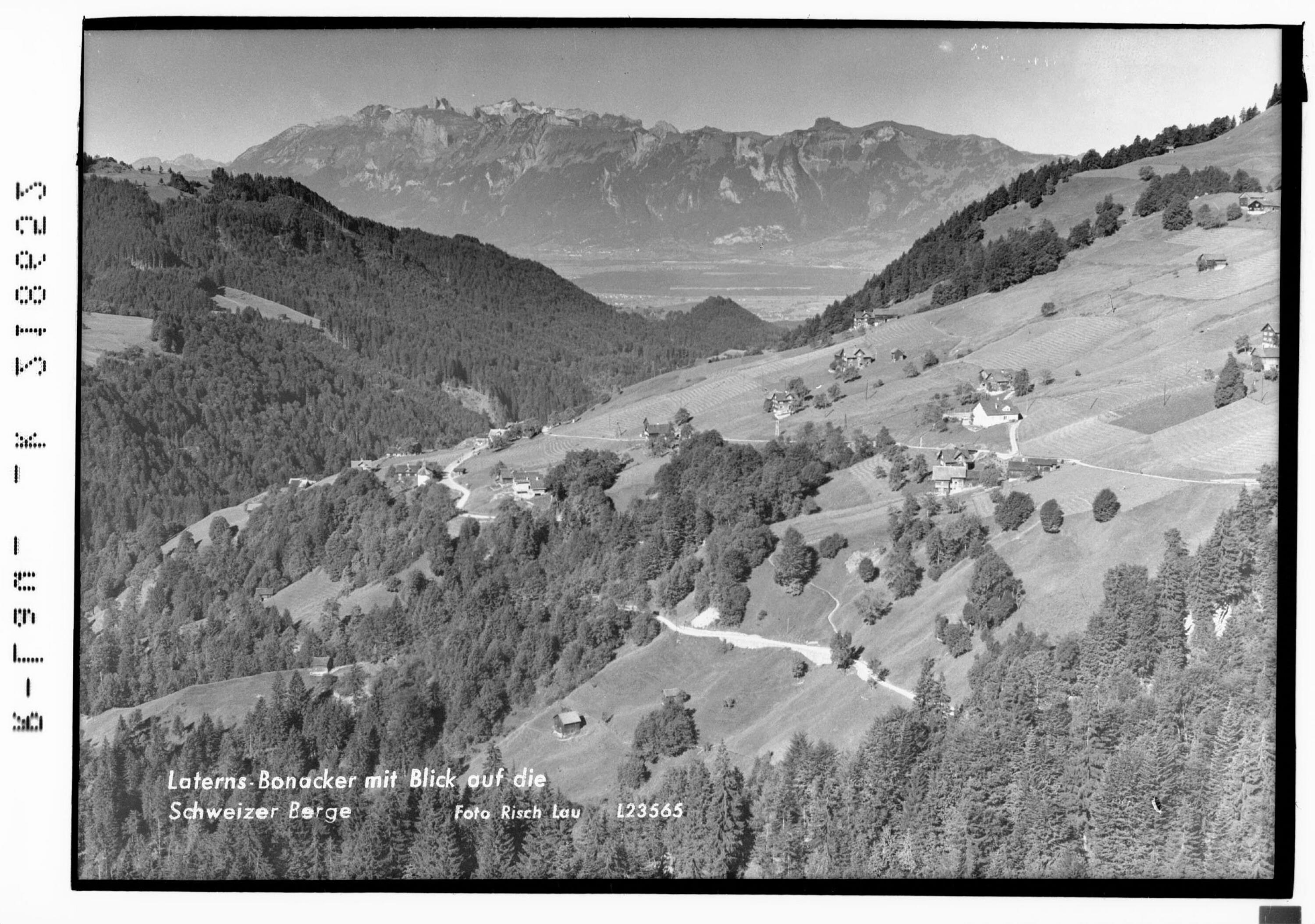 Laterns - Bonacker mit Blick auf dei Schweizer Berge></div>


    <hr>
    <div class=