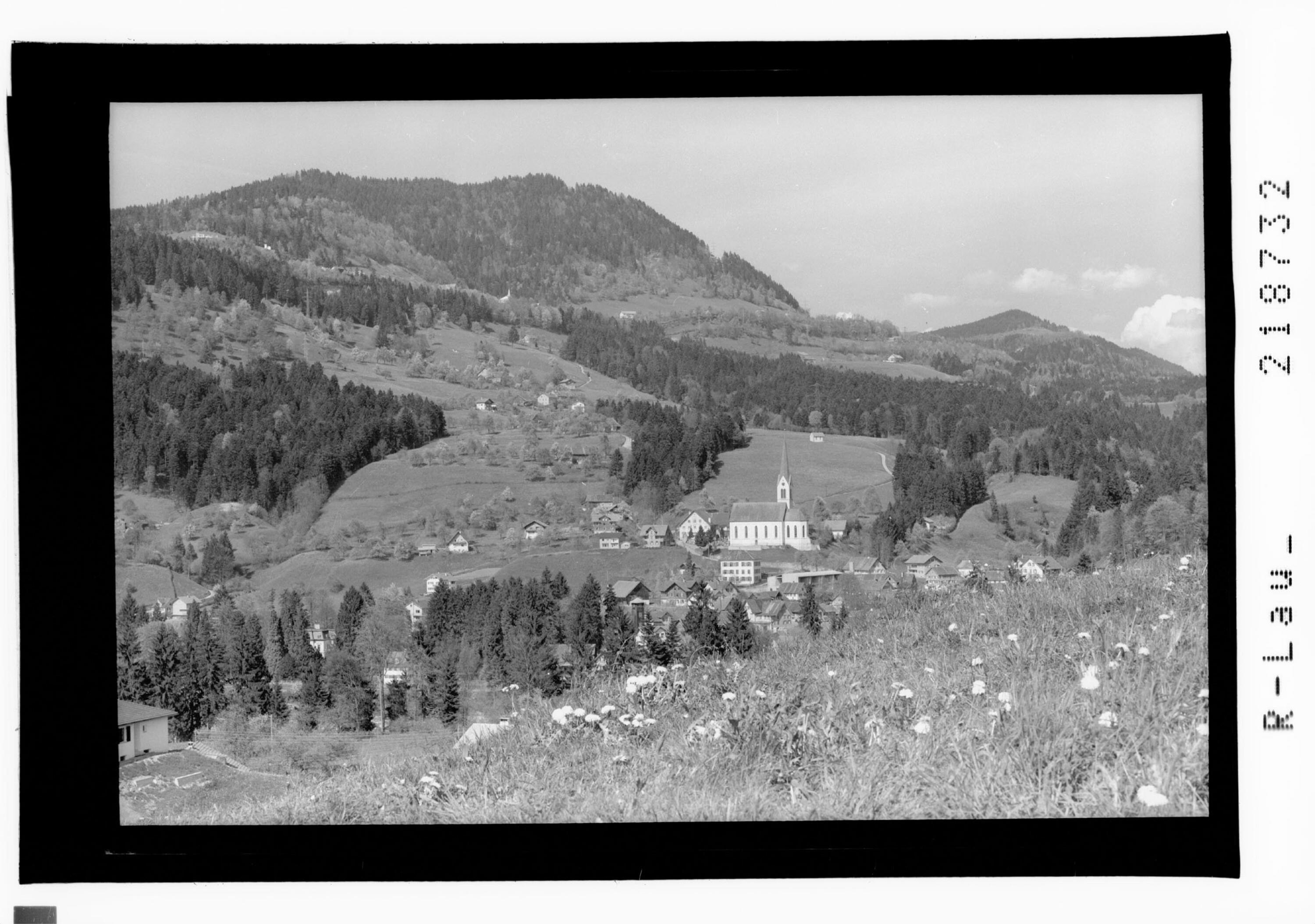 [Blick von Wolfurt - Oberfeld zur Pfarrkirche von Kennelbach mit Pfänder]></div>


    <hr>
    <div class=