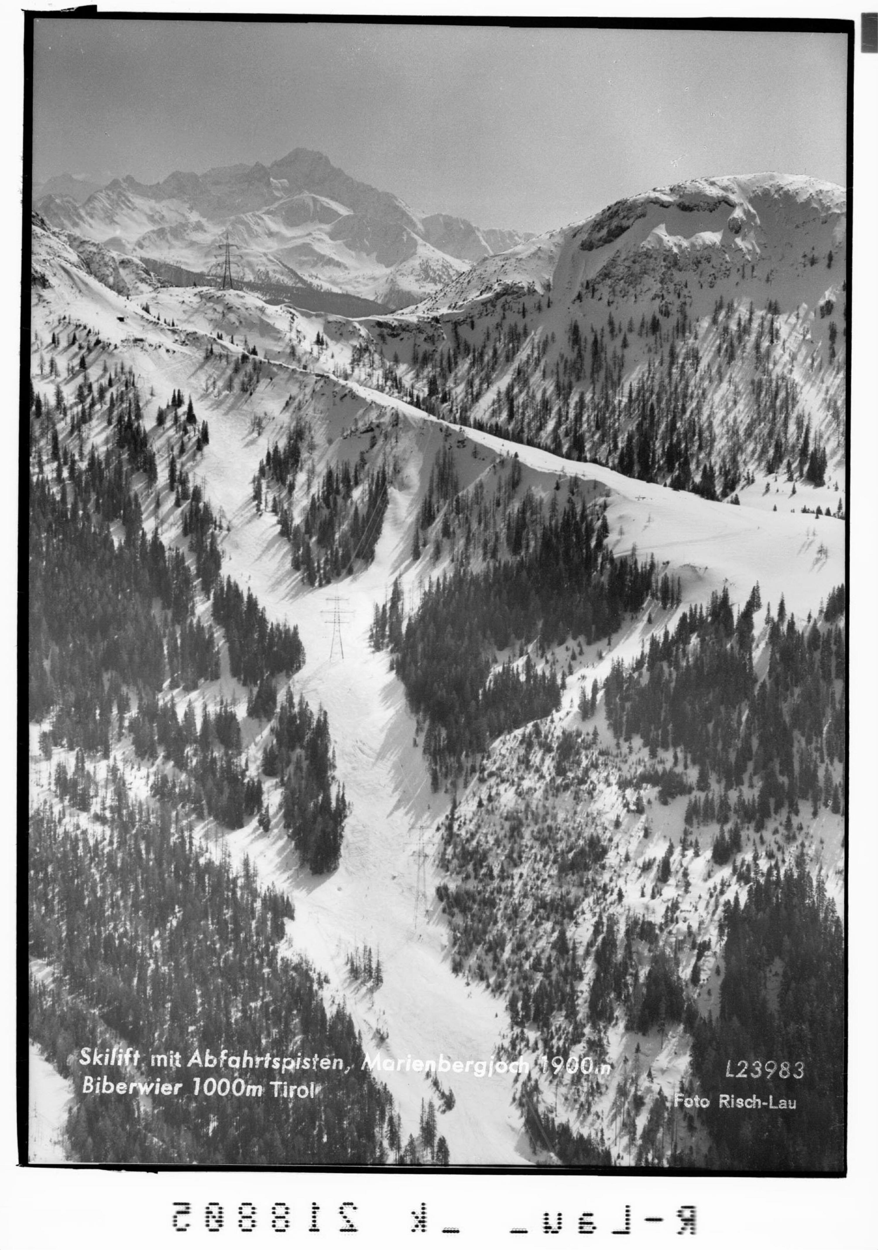 Skilift mit Abfahrtspisten, Marienbergjoch 1900 m Biberwier 1000 m></div>


    <hr>
    <div class=