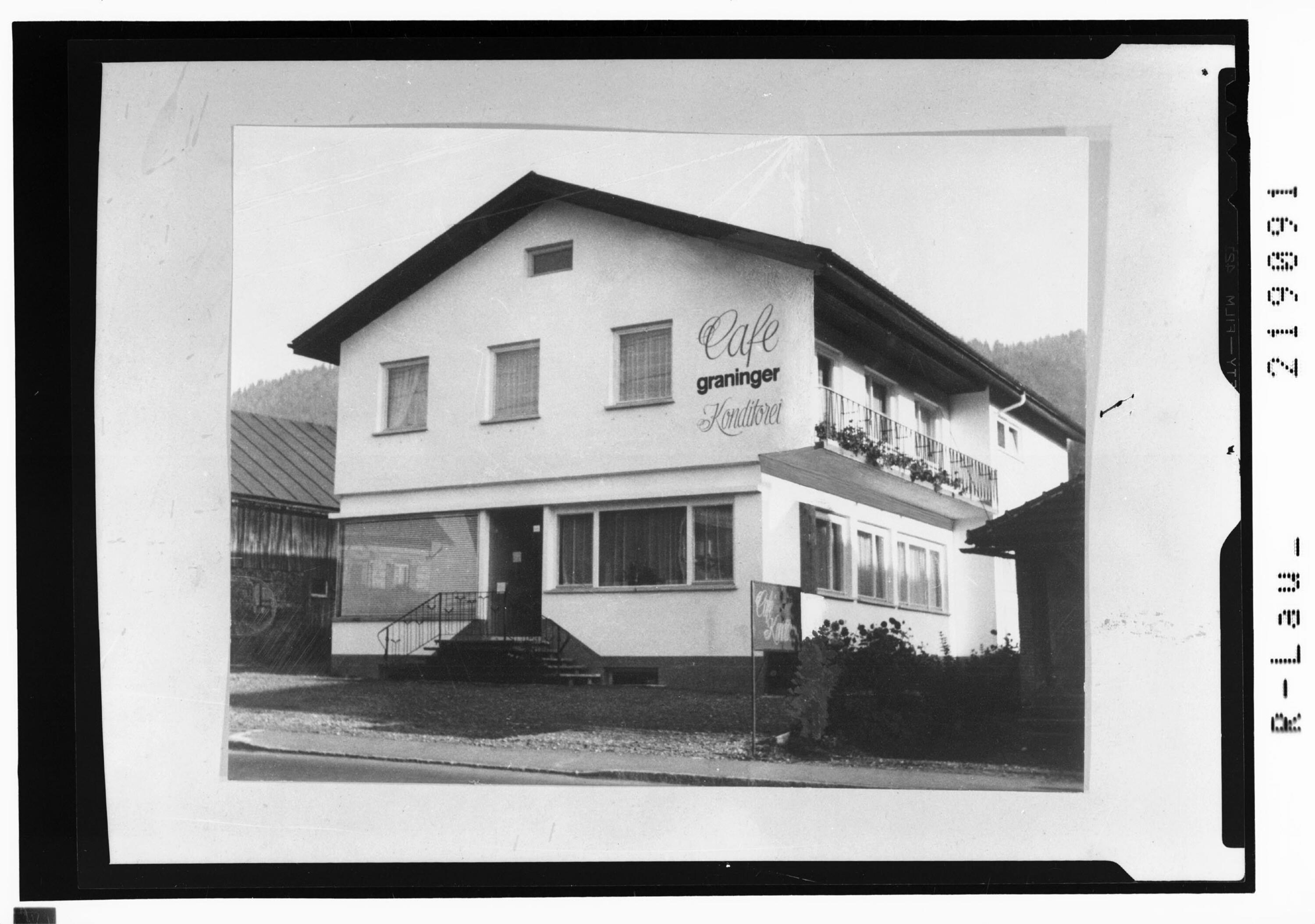 [Cafe und Konditorei Graninger in Alberschwende]></div>


    <hr>
    <div class=