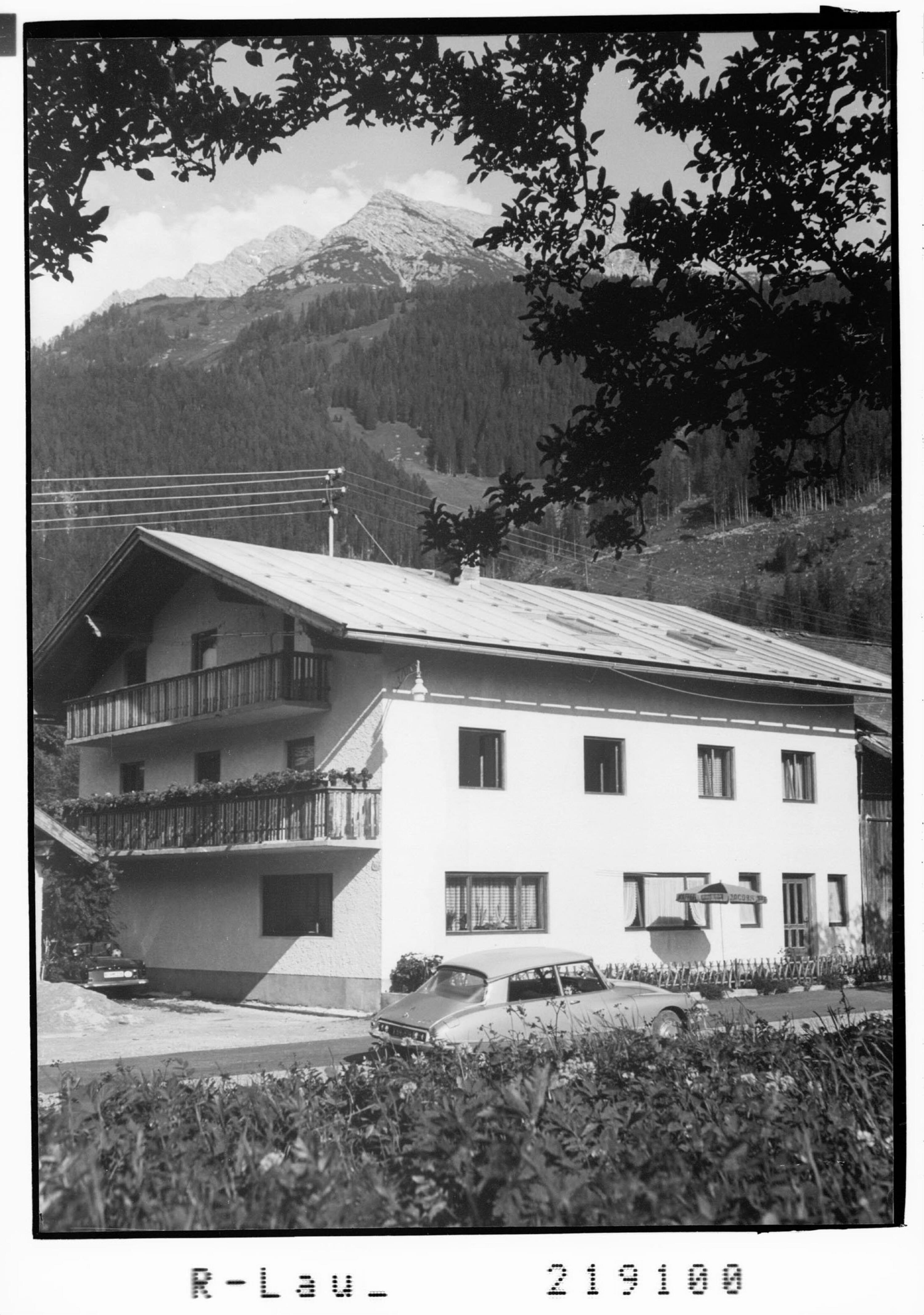 [Haus Gipfelblick in Bach im Lechtal gegen Wildebnerspitze]></div>


    <hr>
    <div class=