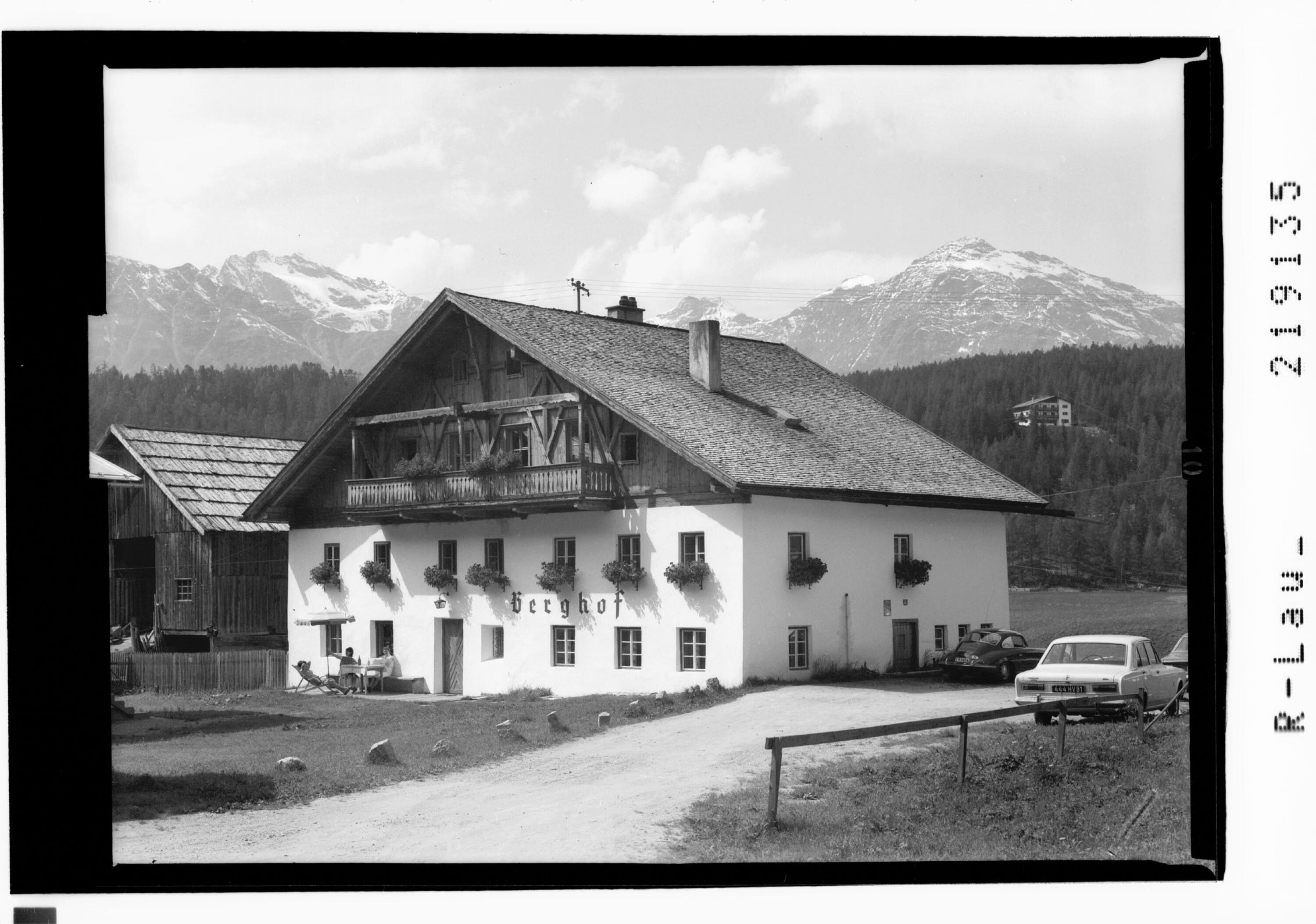 [Gasthof Berghof in Niederthai im Horlachtal mit Blockkogel und Fundusfeiler]></div>


    <hr>
    <div class=