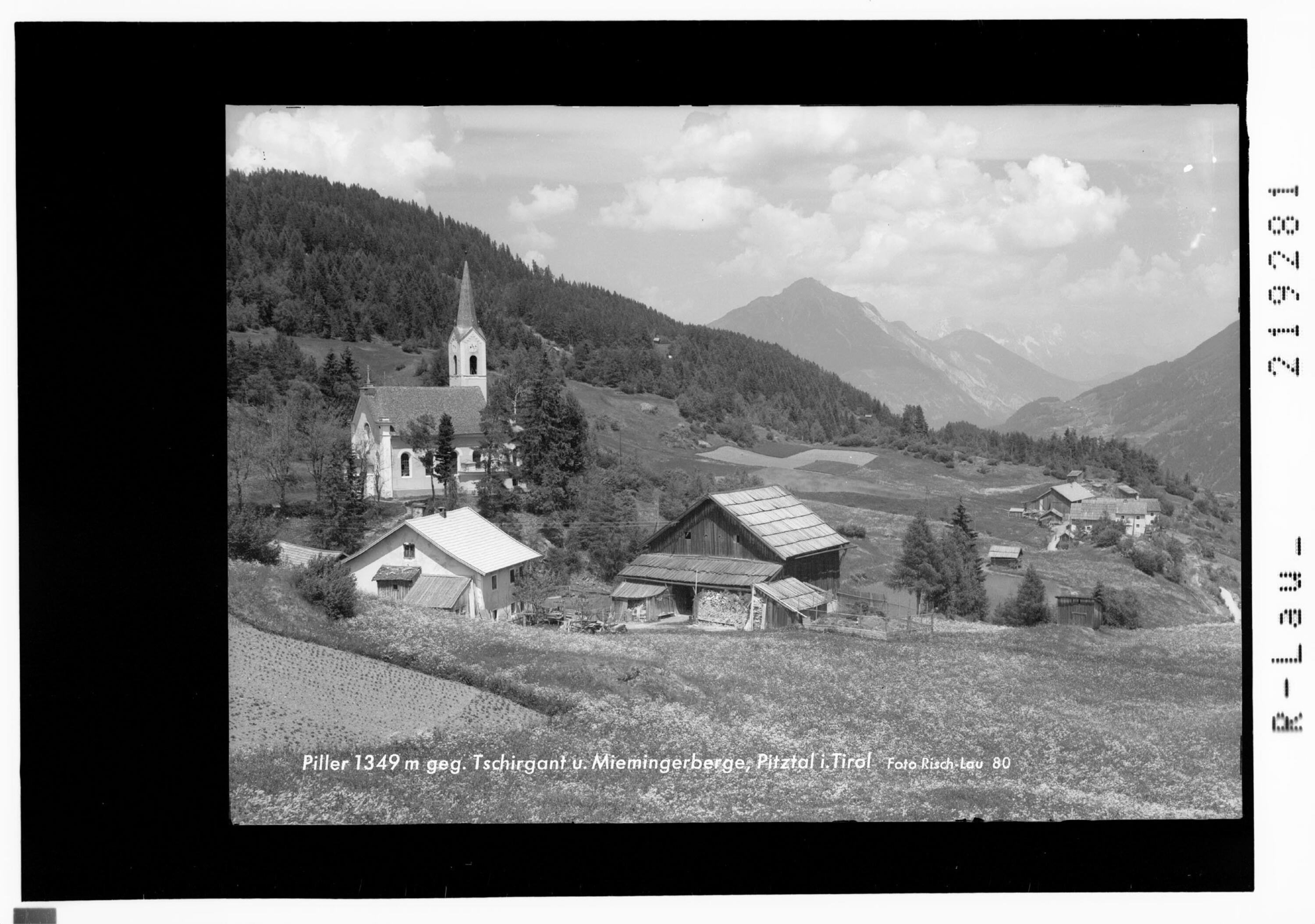Piller 1349 m gegen Tschirgant und Miemingerberge, Pitztal in Tirol></div>


    <hr>
    <div class=