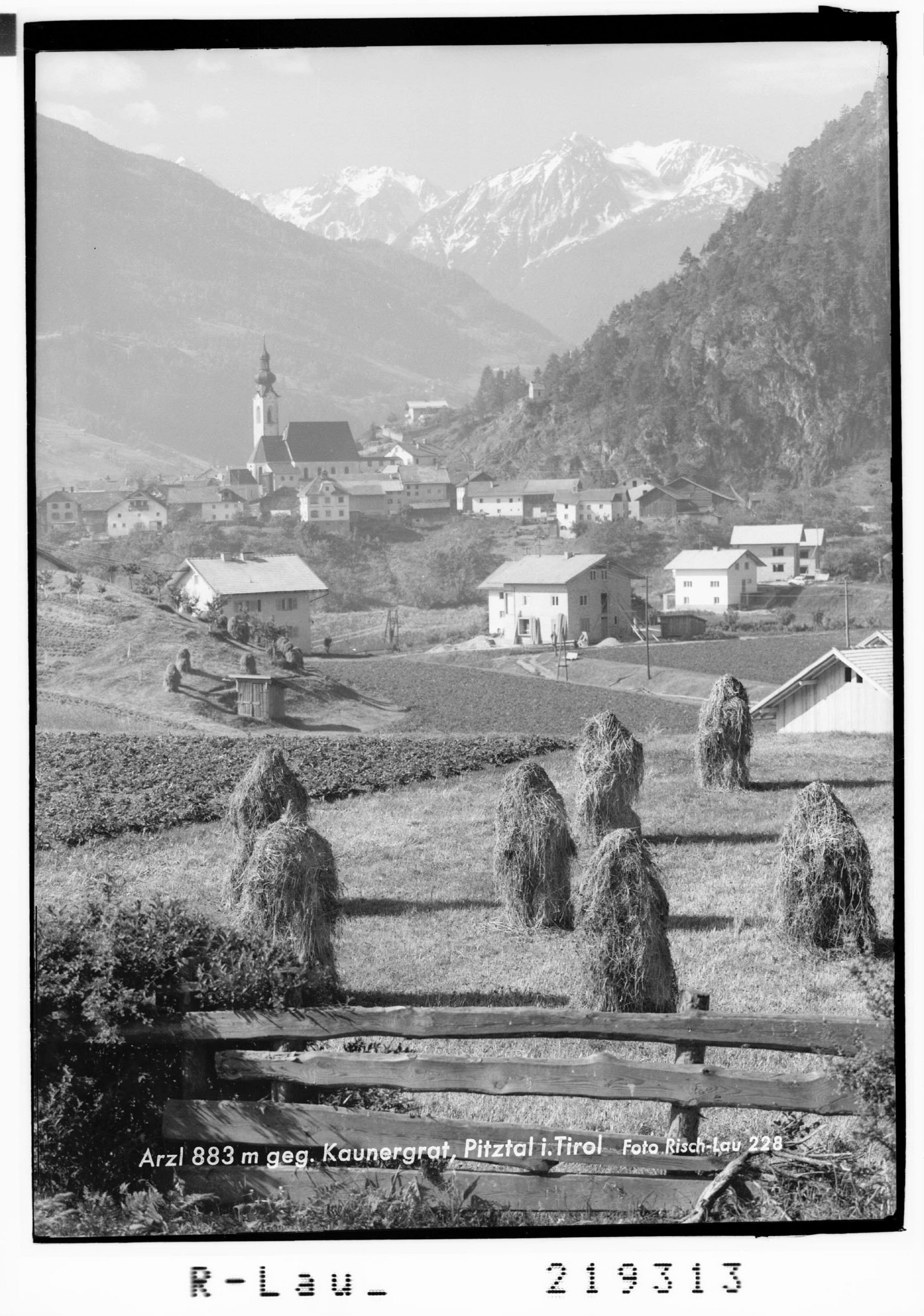 Arzl 883 m gegen Kaunergrat Pitztal in Tirol></div>


    <hr>
    <div class=