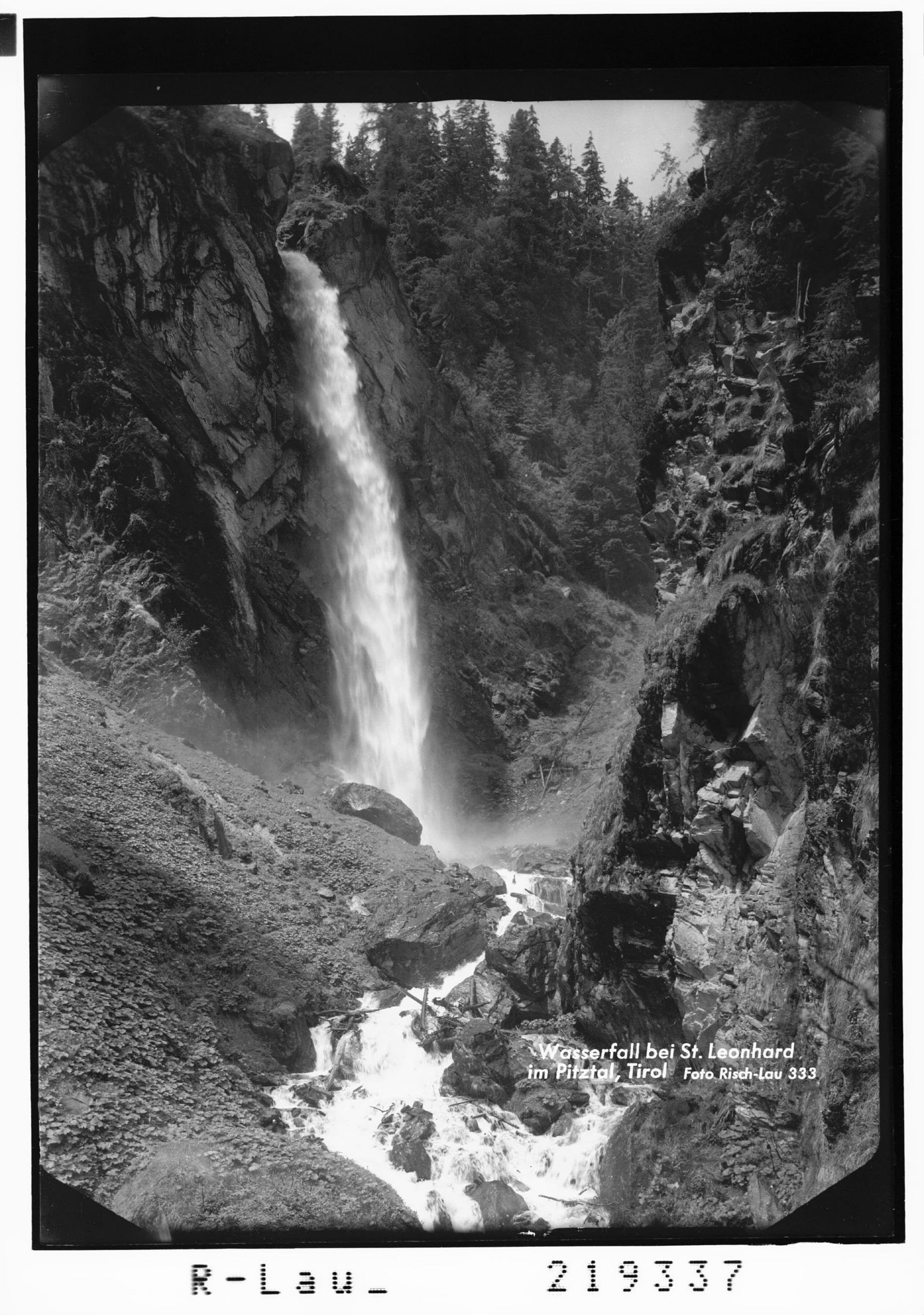 Wasserfall bei St.Leonhard im Pitztal Tirol></div>


    <hr>
    <div class=