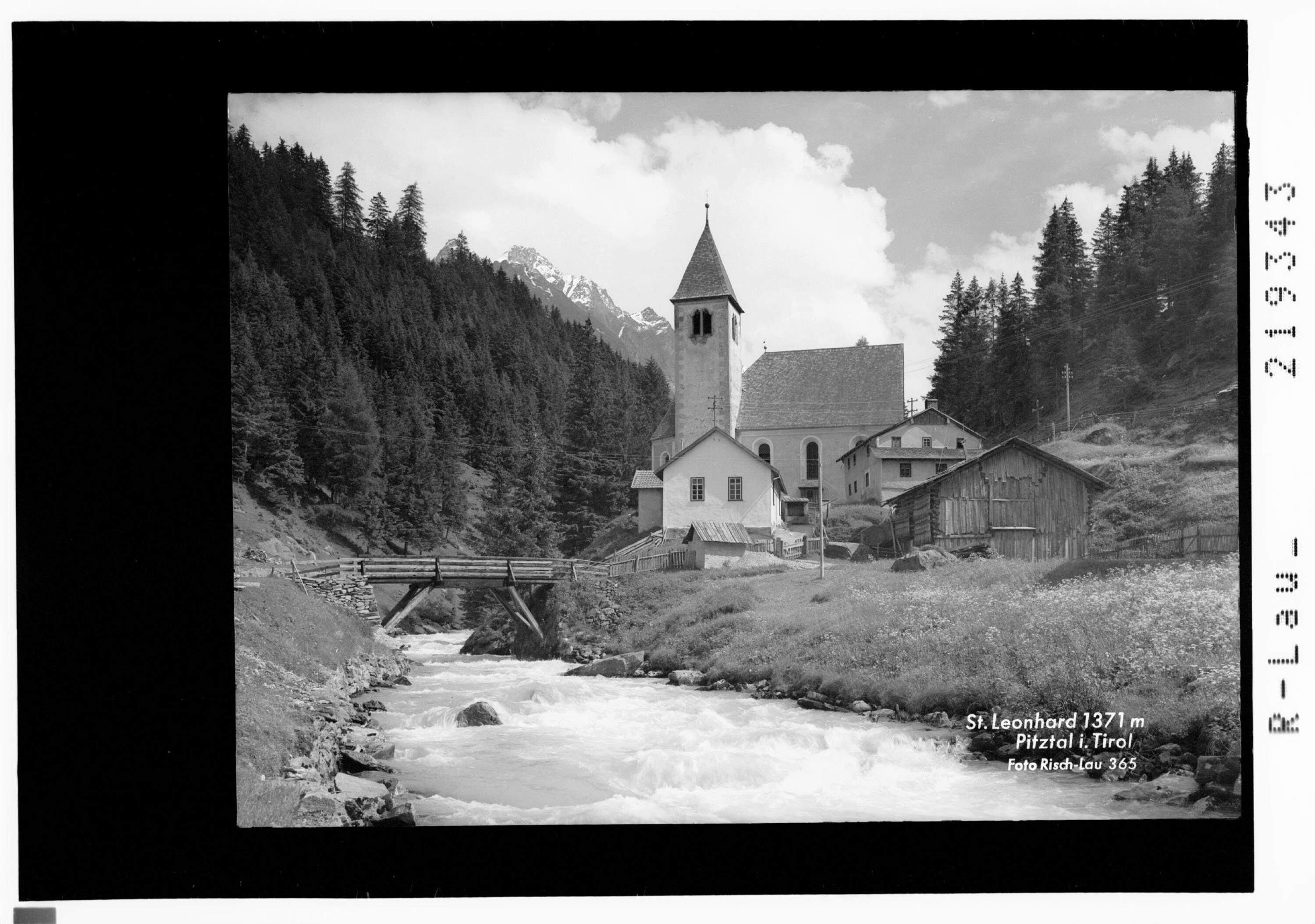 St.Leonhard 1371 m Pitztal in Tirol></div>


    <hr>
    <div class=