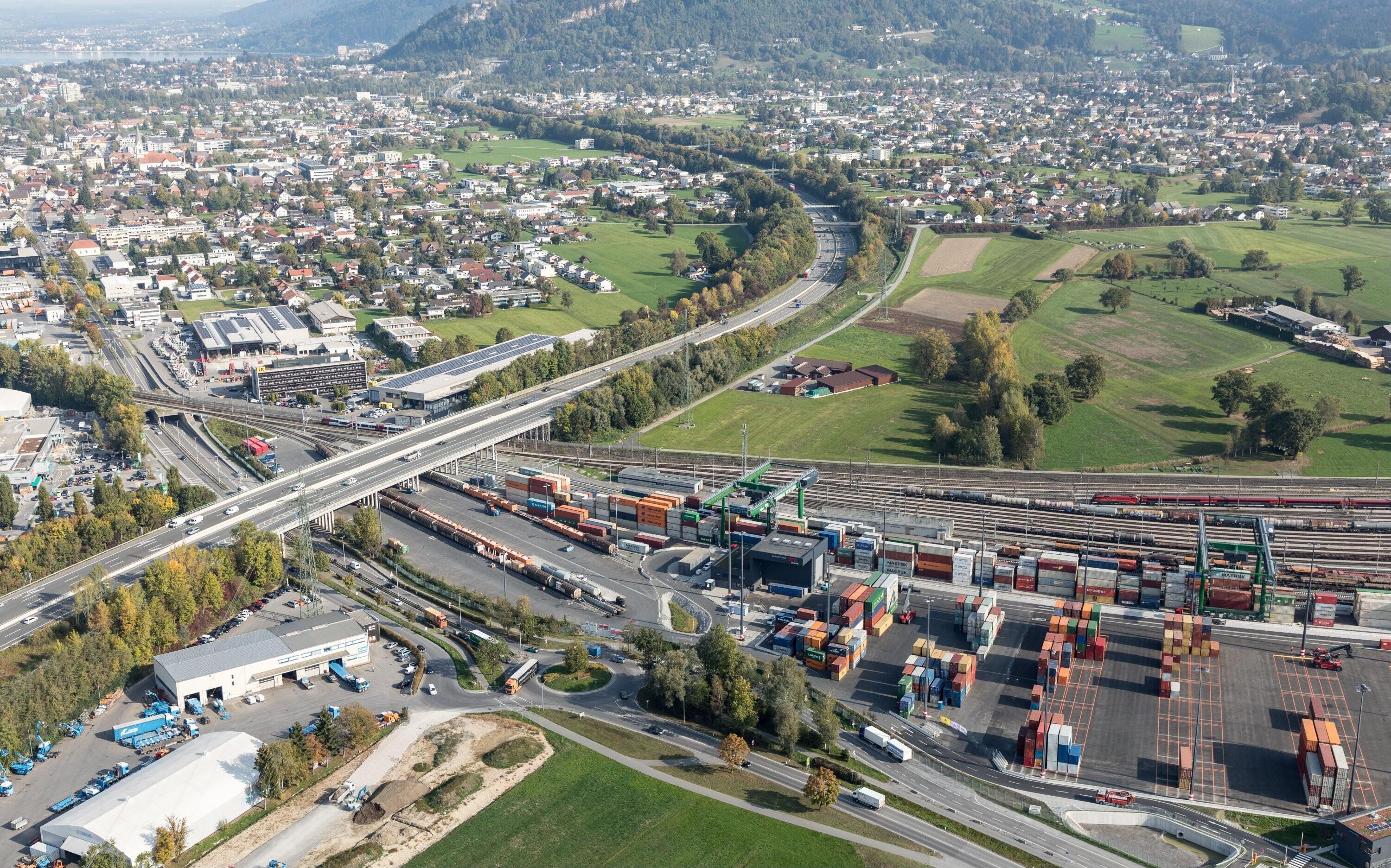 [Wolfurt - Güterbahnhof, Rheintalautobahn]></div>


    <hr>
    <div class=