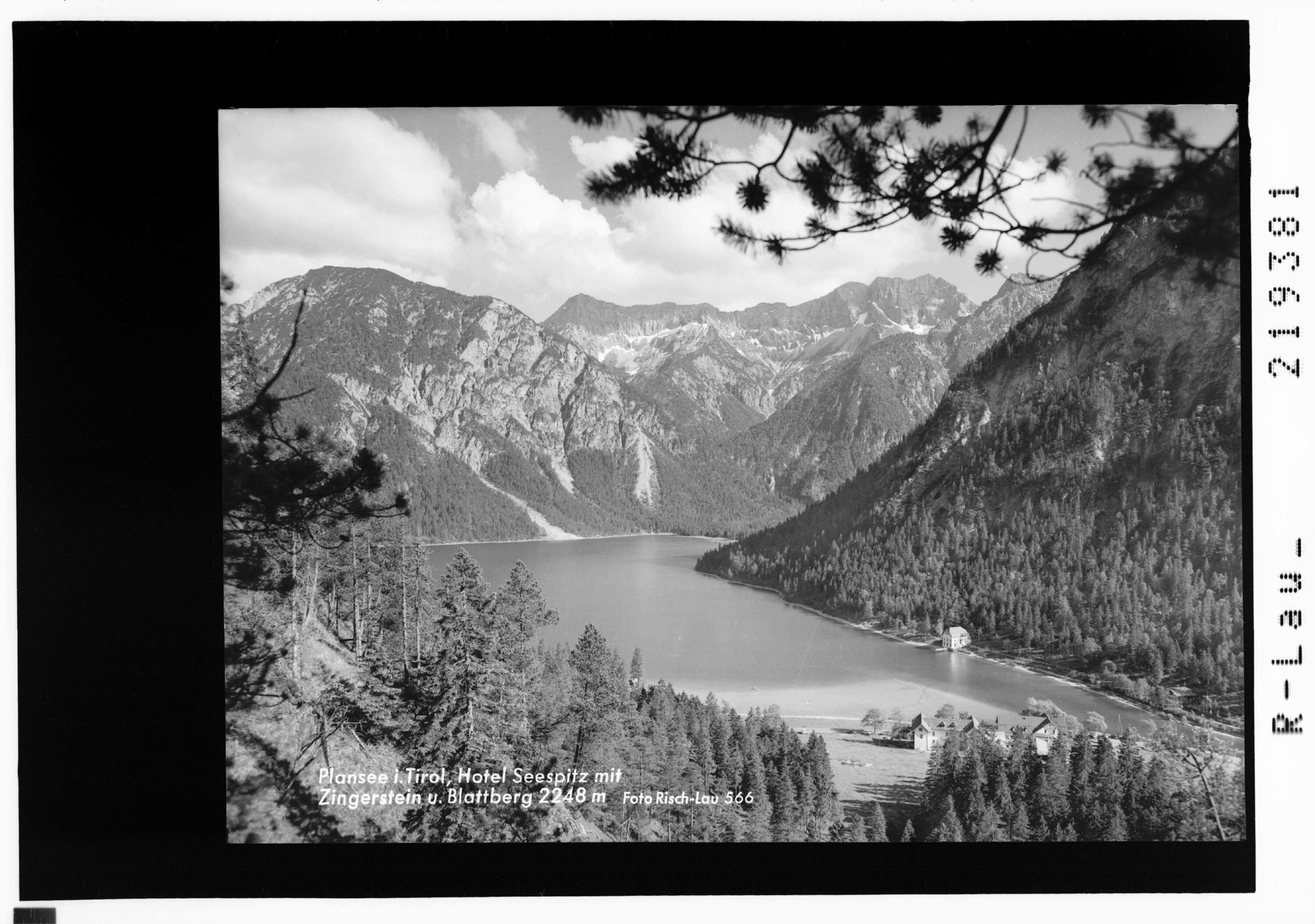 Plansee in Tirol Hotel Seespitz mit Zingerstein und Blattberg 2248 m></div>


    <hr>
    <div class=