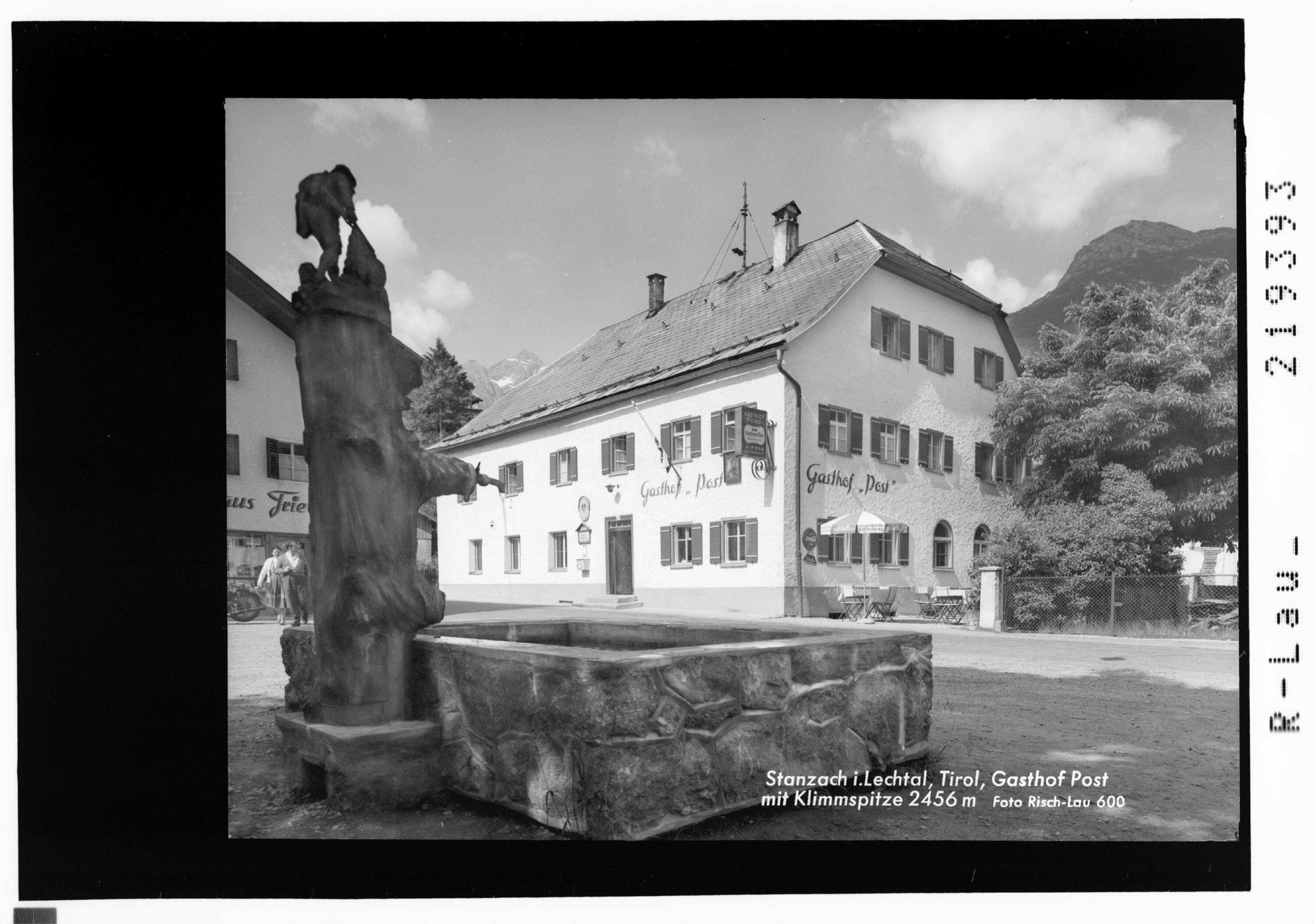 Stanzach im Lechtal/ Tirol Gasthof Post mit Klimmspitze 2456 m></div>


    <hr>
    <div class=
