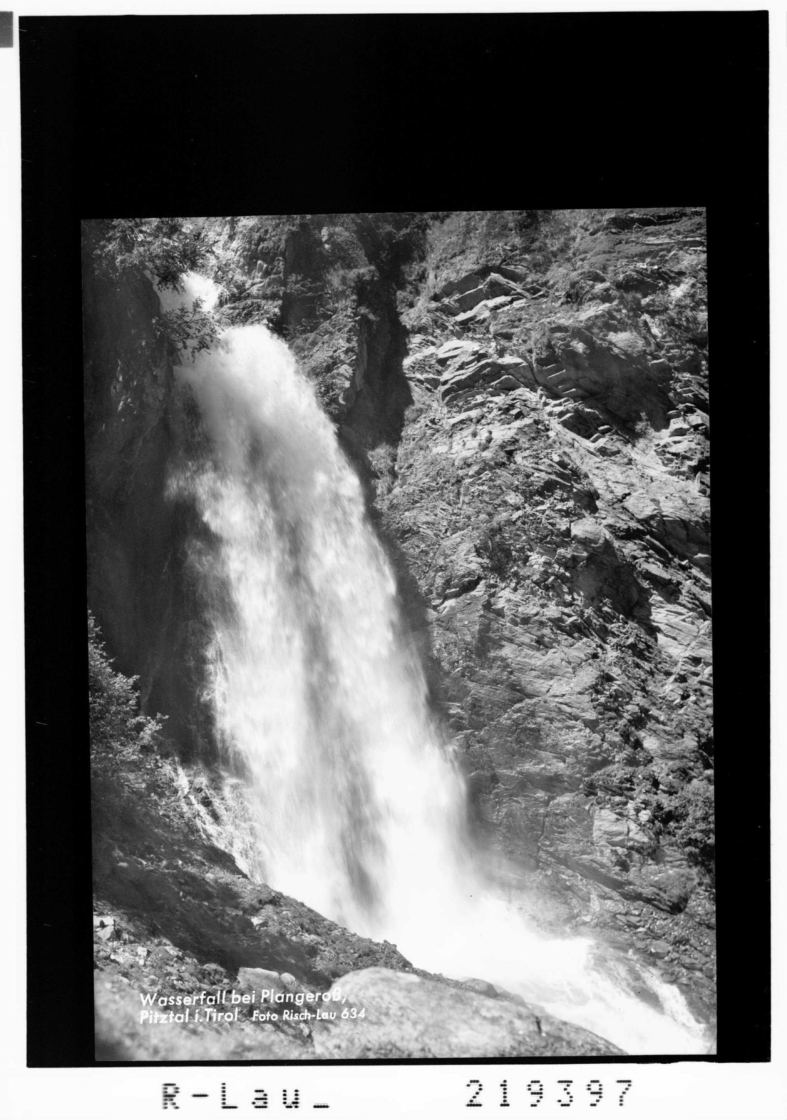 Wasserfall bei Plangeross Pitztal in Tirol></div>


    <hr>
    <div class=