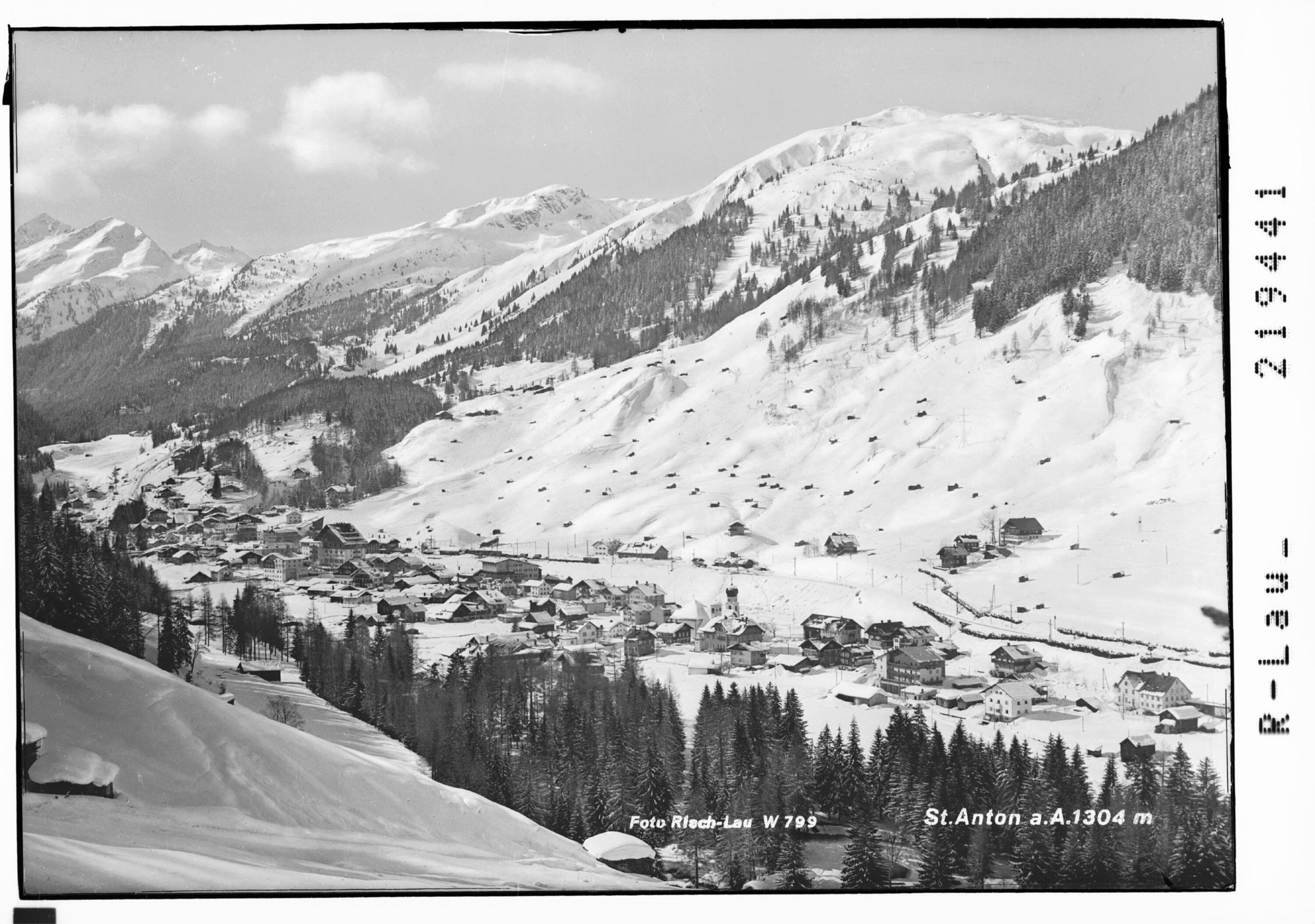 St.Anton am Arlberg 1304 m></div>


    <hr>
    <div class=