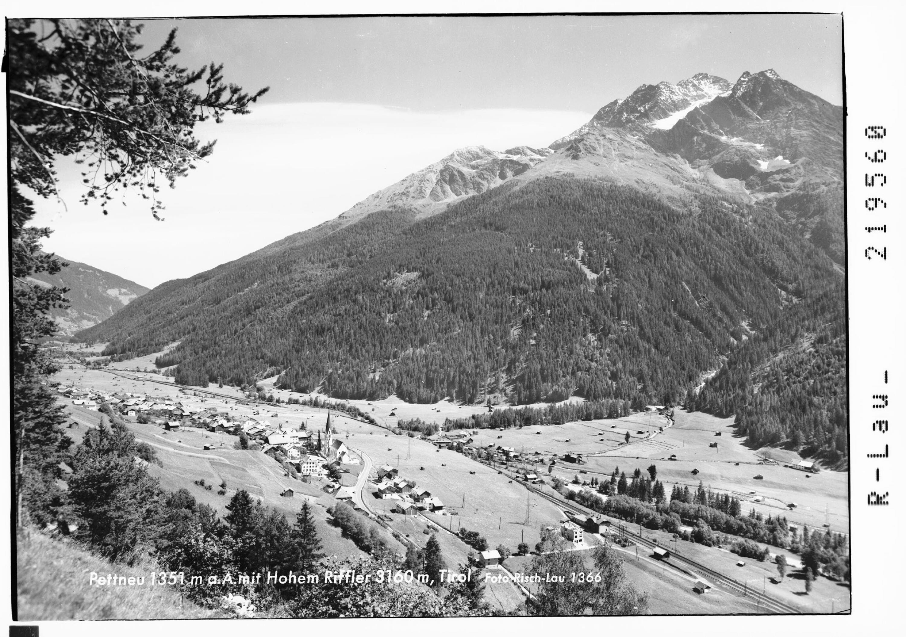 Pettneu 1351 m am Arlberg mit Hohem Riffler 3260 m, Tirol></div>


    <hr>
    <div class=