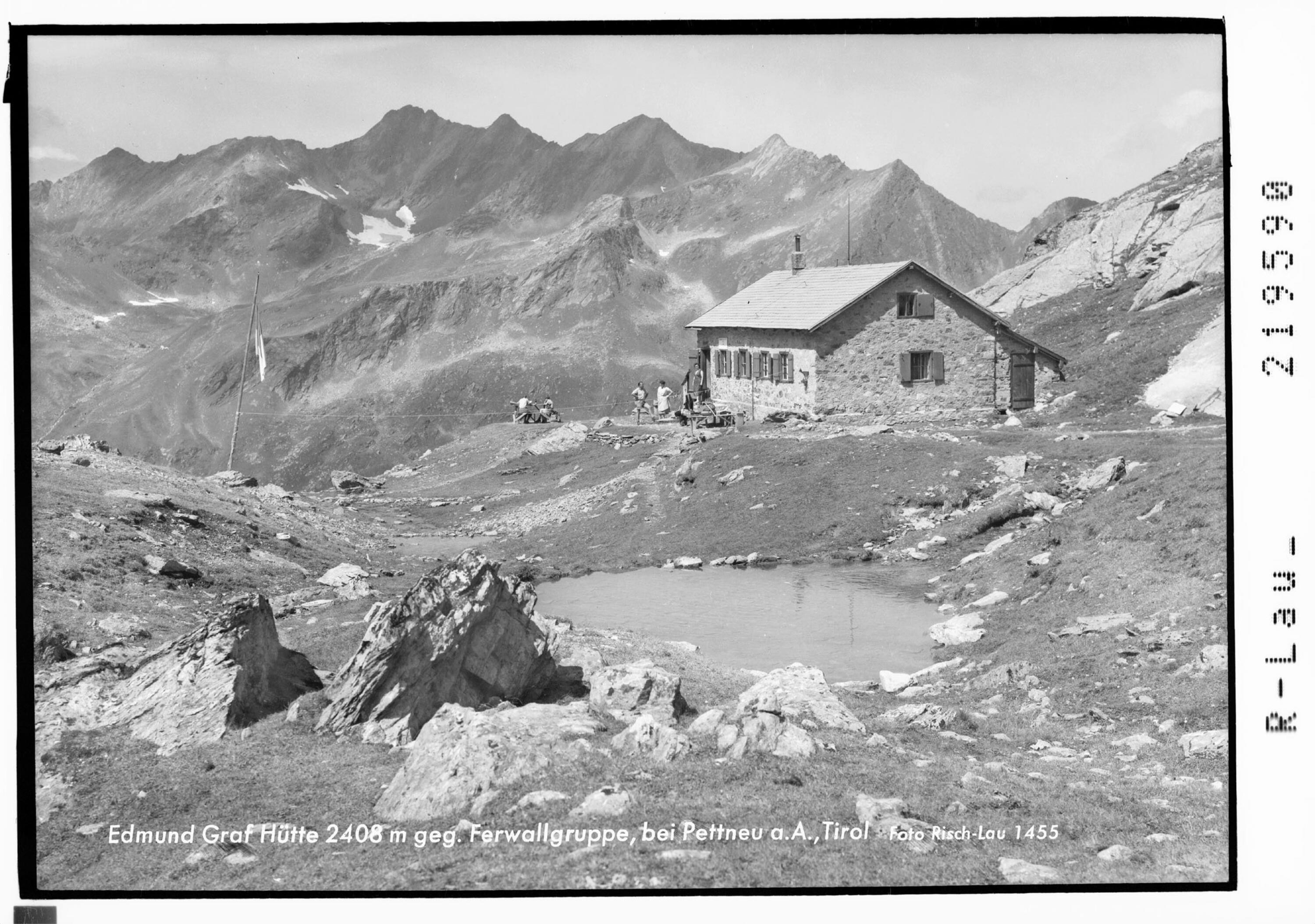 Edmund Graf Hütte 2408 m gegen Ferwallgruppe bei Pettneu / Tirol></div>


    <hr>
    <div class=