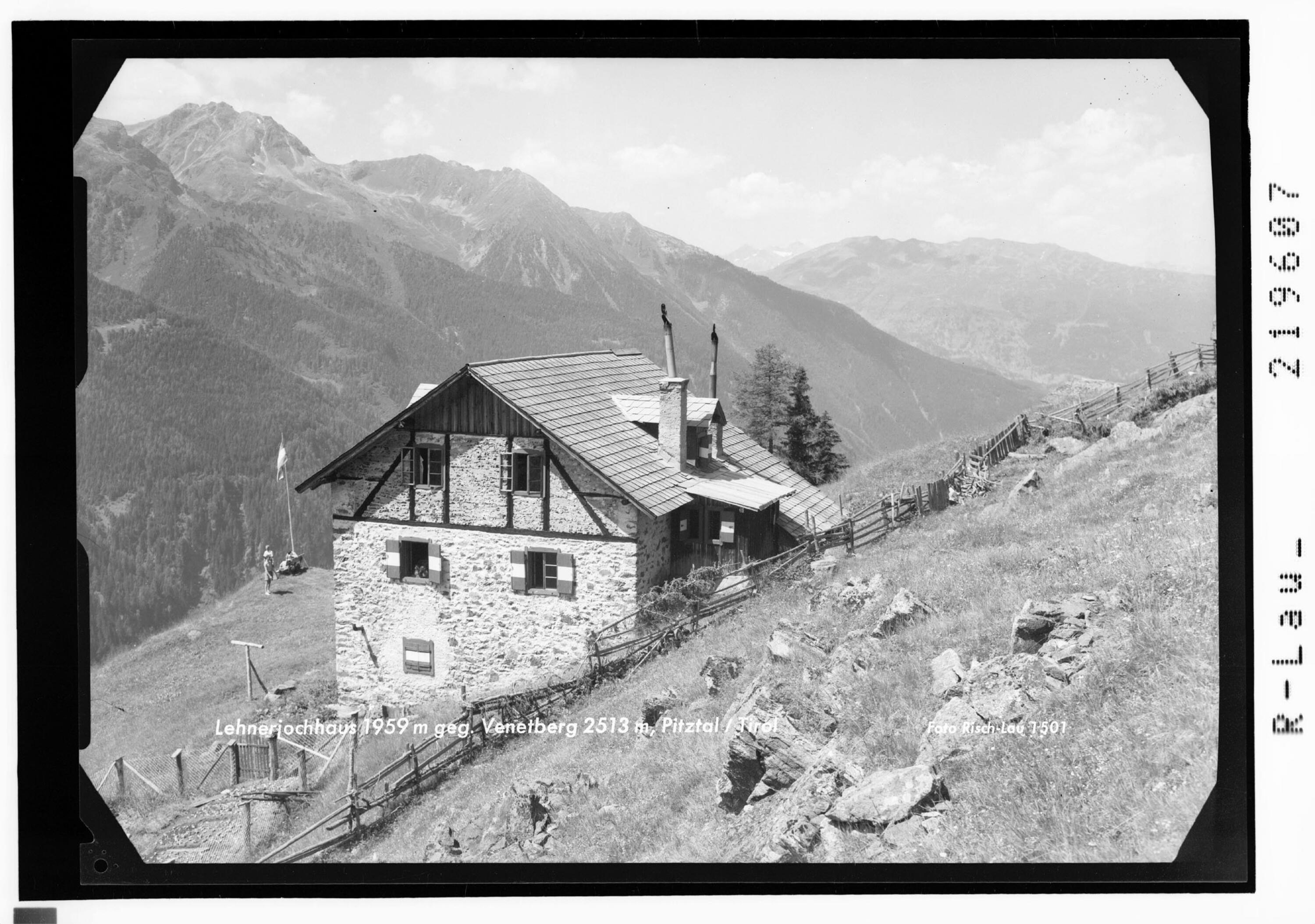 Lehnerjochhaus 1959 m gegen Venetberg 2513 m, Pitztal / Tirol></div>


    <hr>
    <div class=