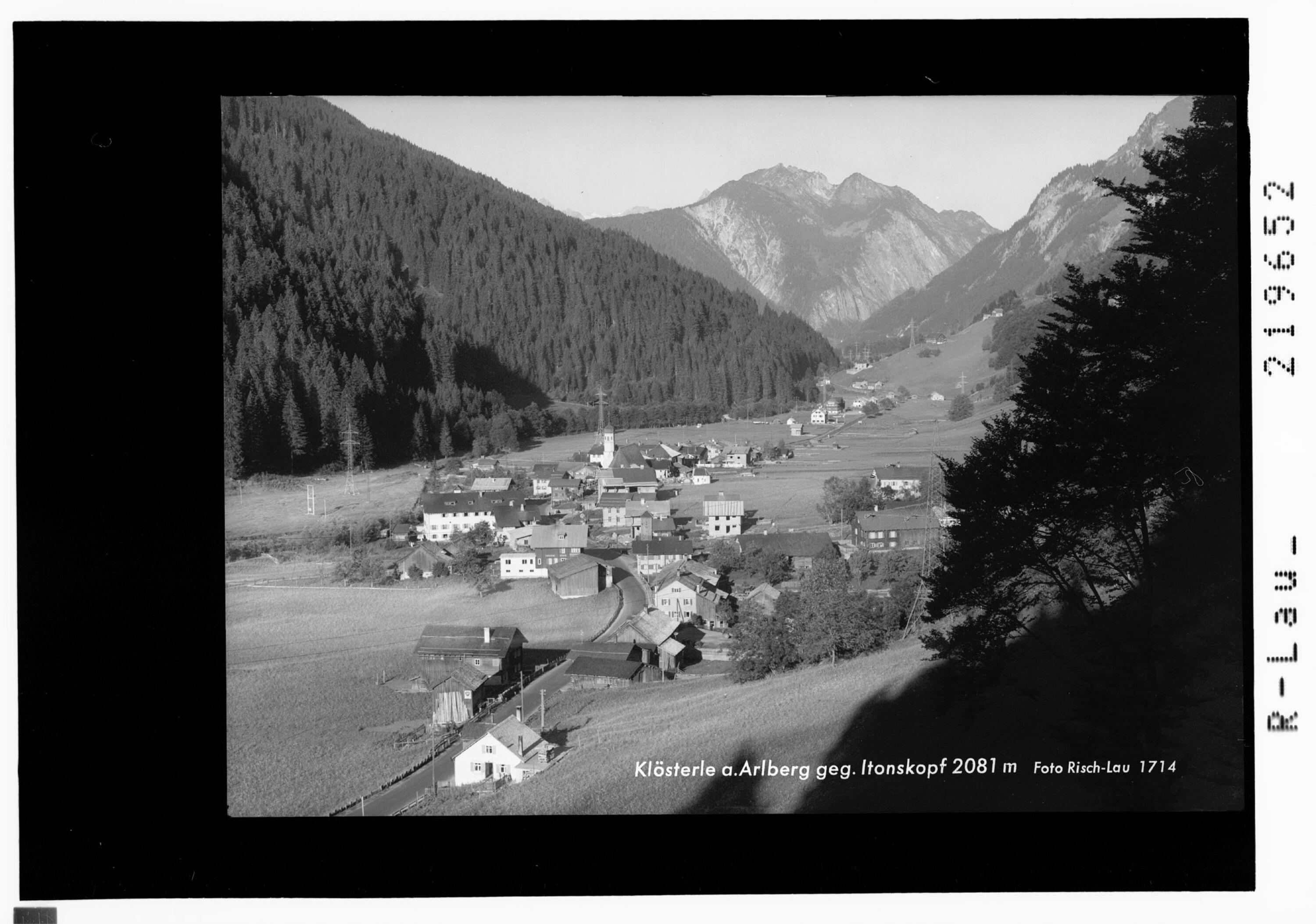 Klösterle am Arlberg gegen Itonskopf 2081 m></div>


    <hr>
    <div class=