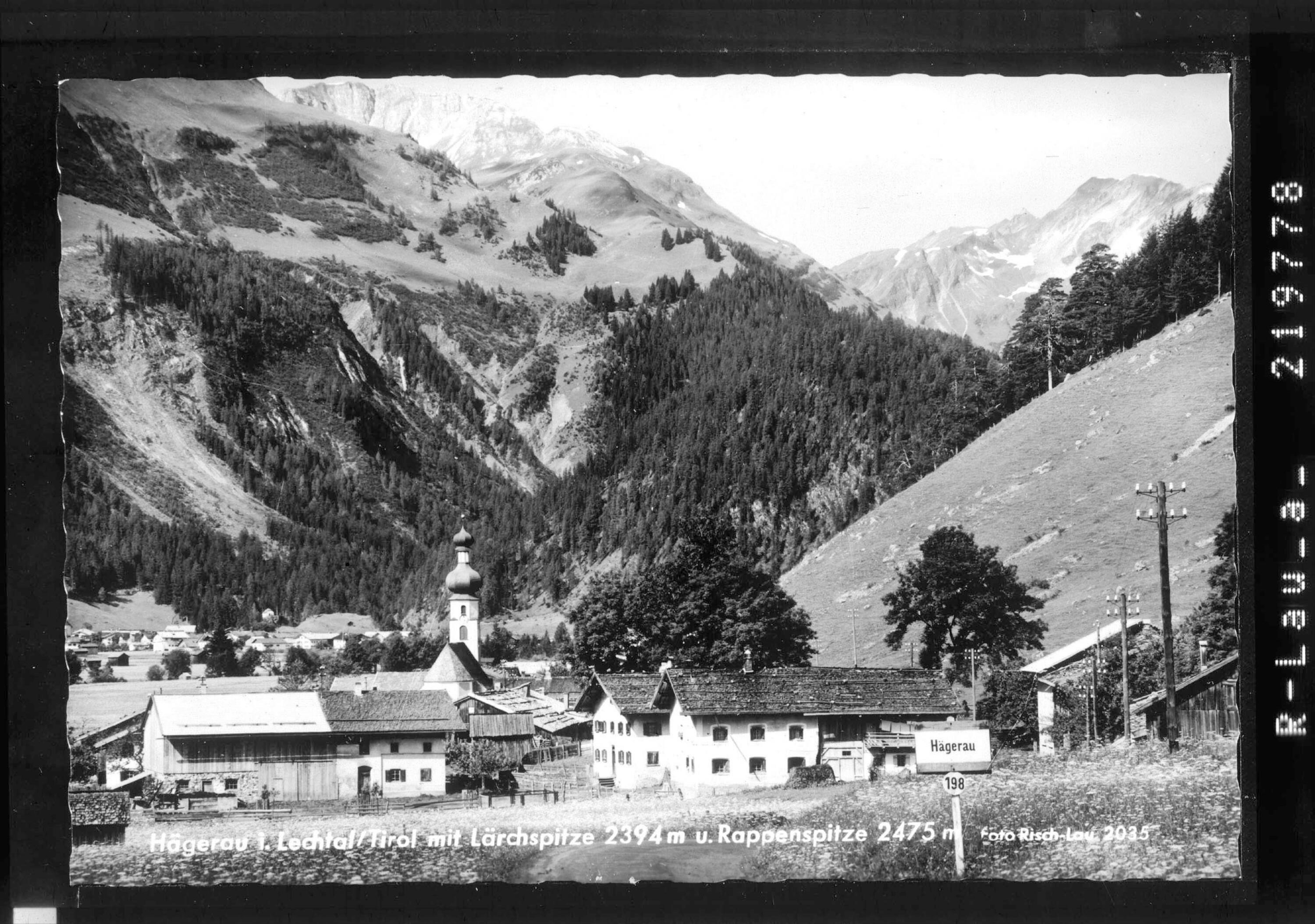 Hägerau im Lechtal / Tirol mit Lärchspitze 2394 m und Rappenspitze 2475 m></div>


    <hr>
    <div class=