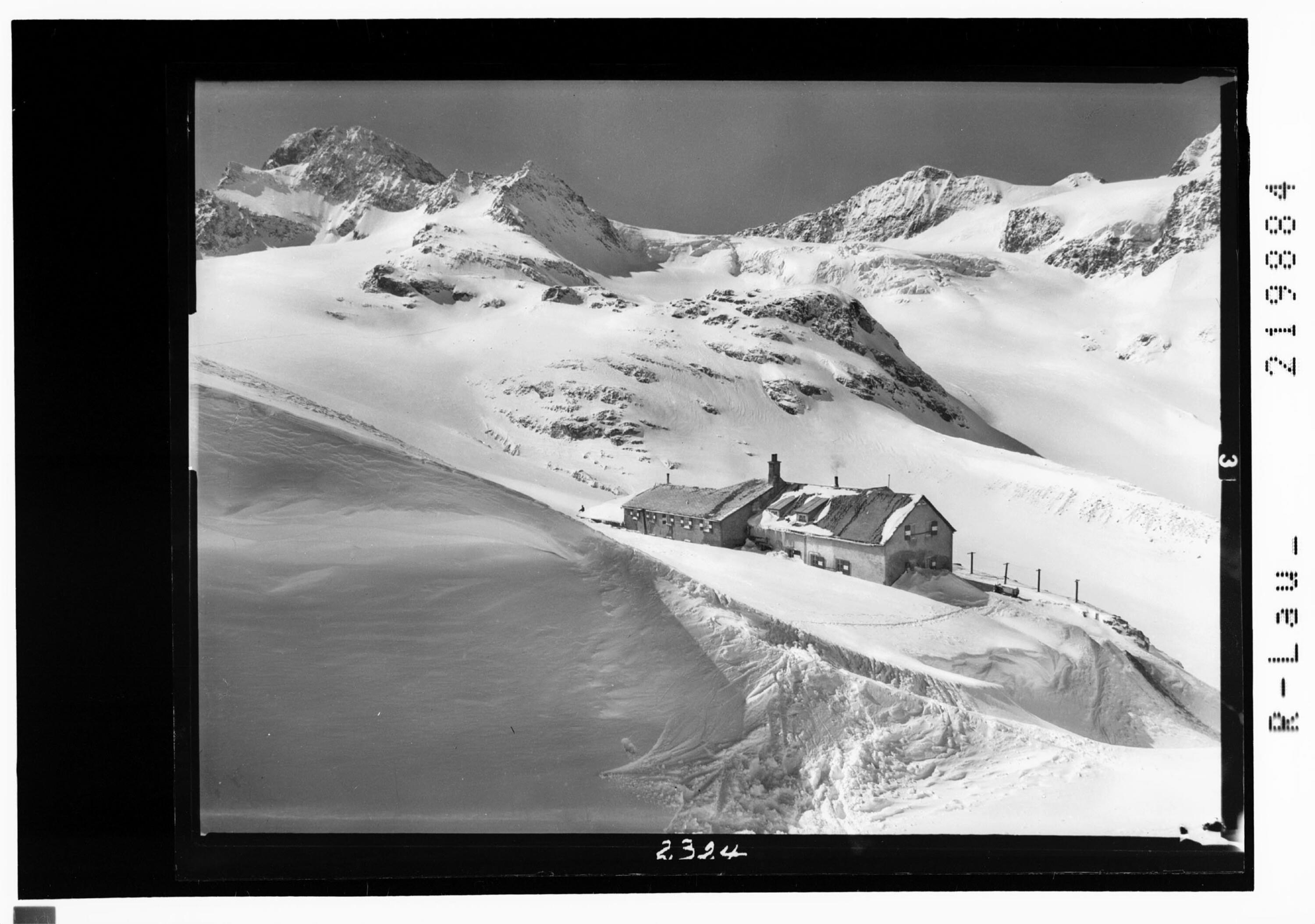 Wiesbadner Hütte 2510 m mit Piz Buin 3312 m, Signalhorn und Eckhorn></div>


    <hr>
    <div class=
