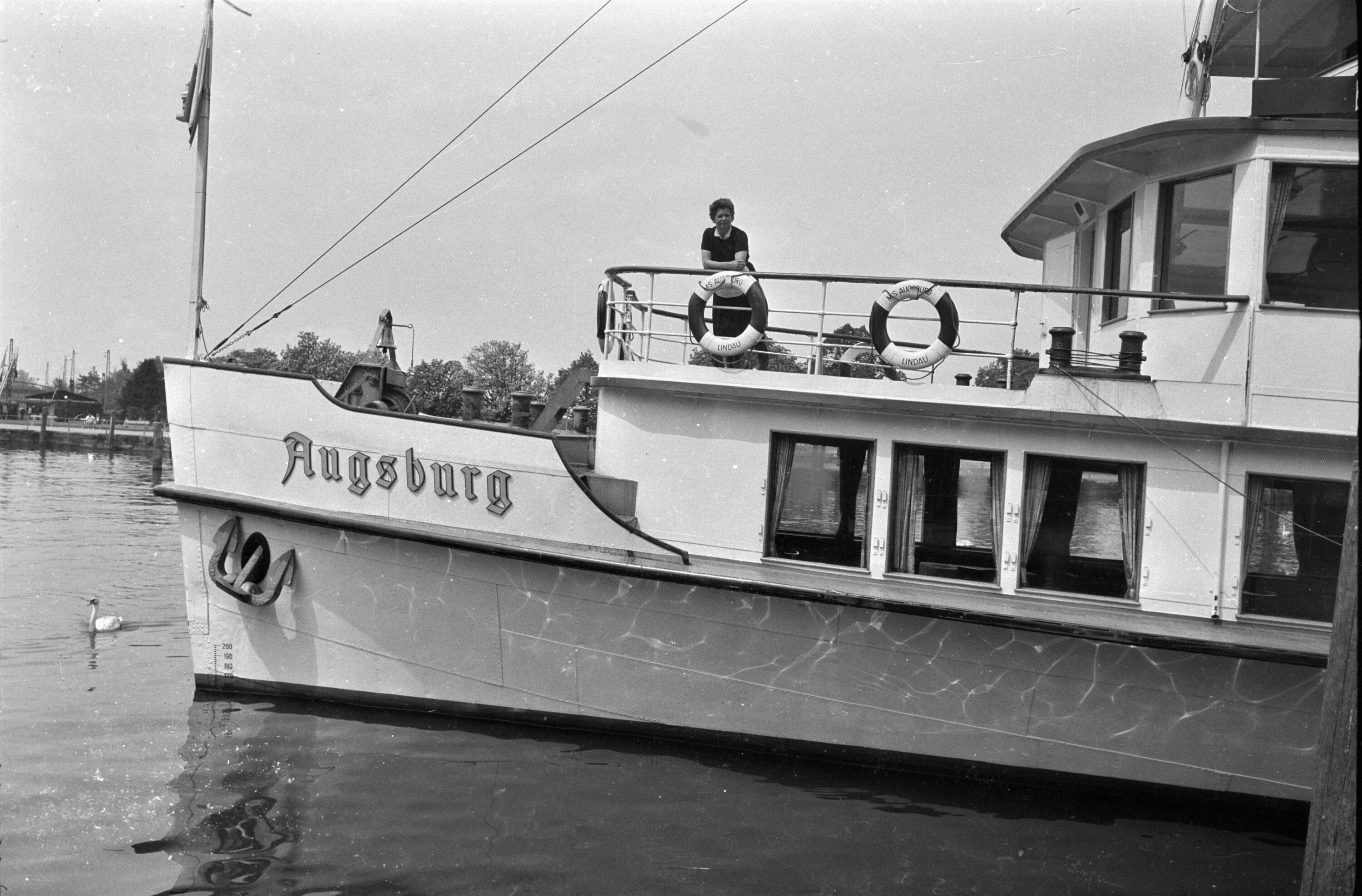 Schiff Augsburg im Bregenzer Hafen></div>


    <hr>
    <div class=