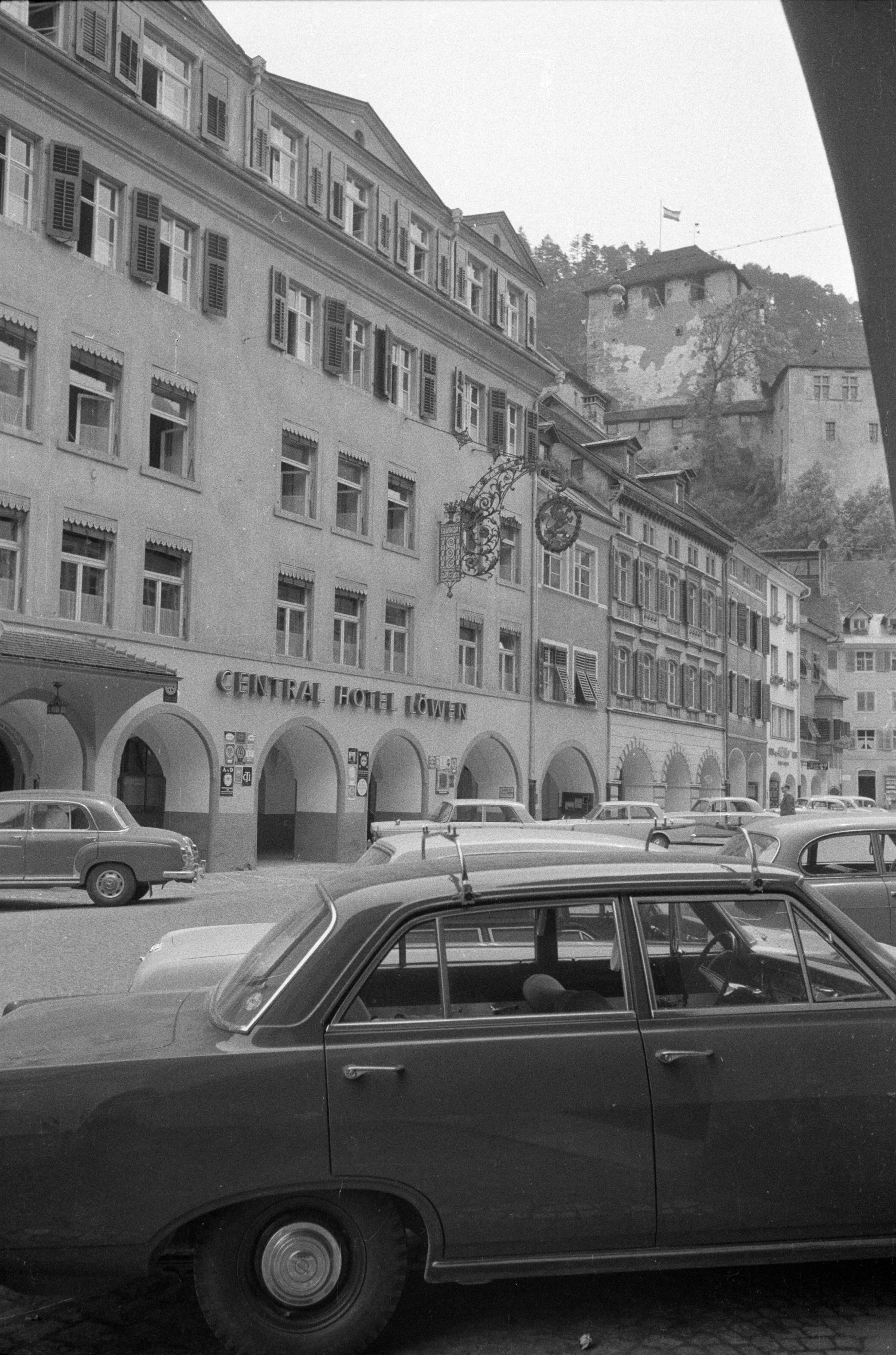 Marktstraße und Schattenburg in Feldkirch></div>


    <hr>
    <div class=