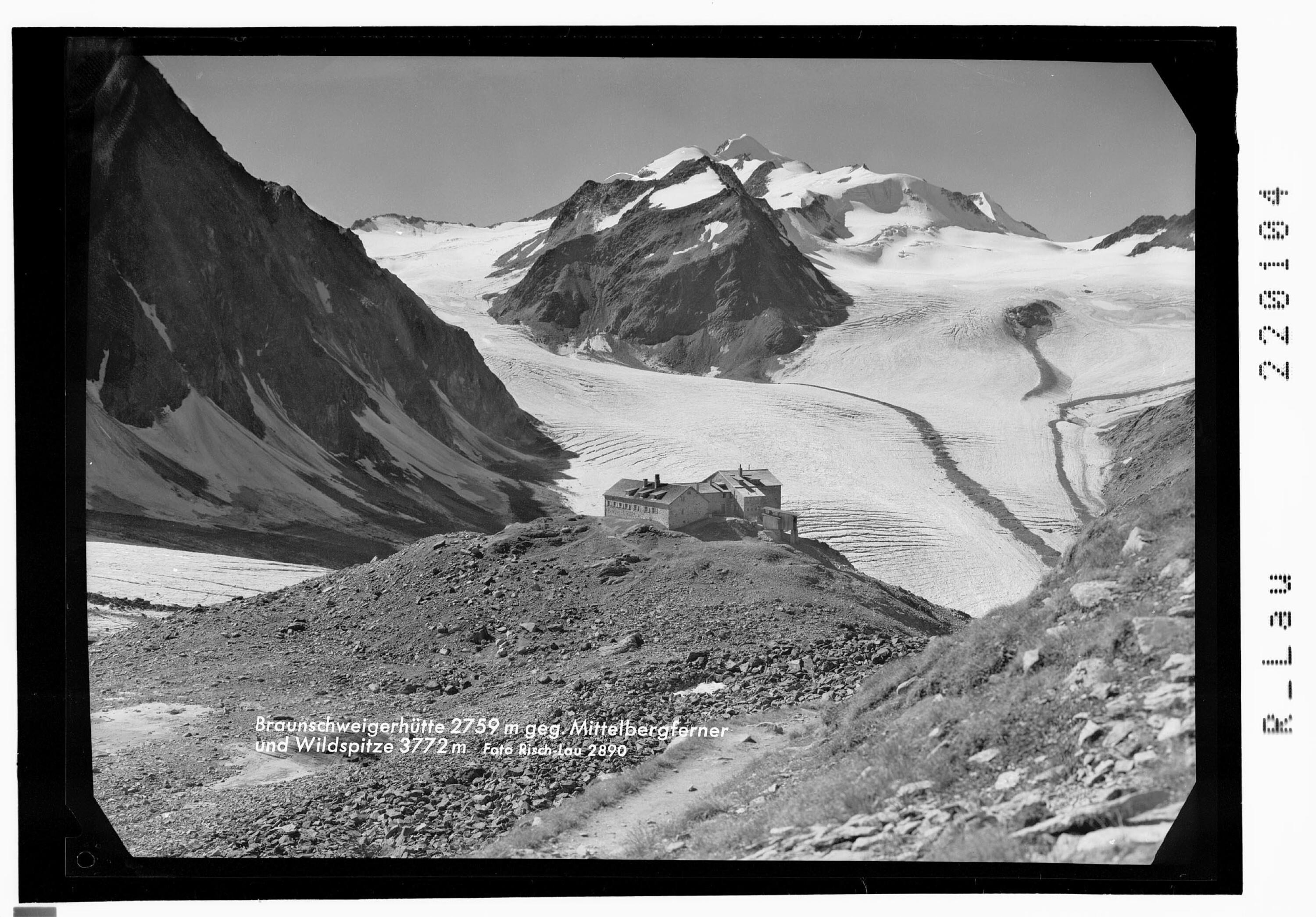 Braunschweigerhütte 2759 m gegen Mittelbergferner und Wildspitze 3772 m></div>


    <hr>
    <div class=