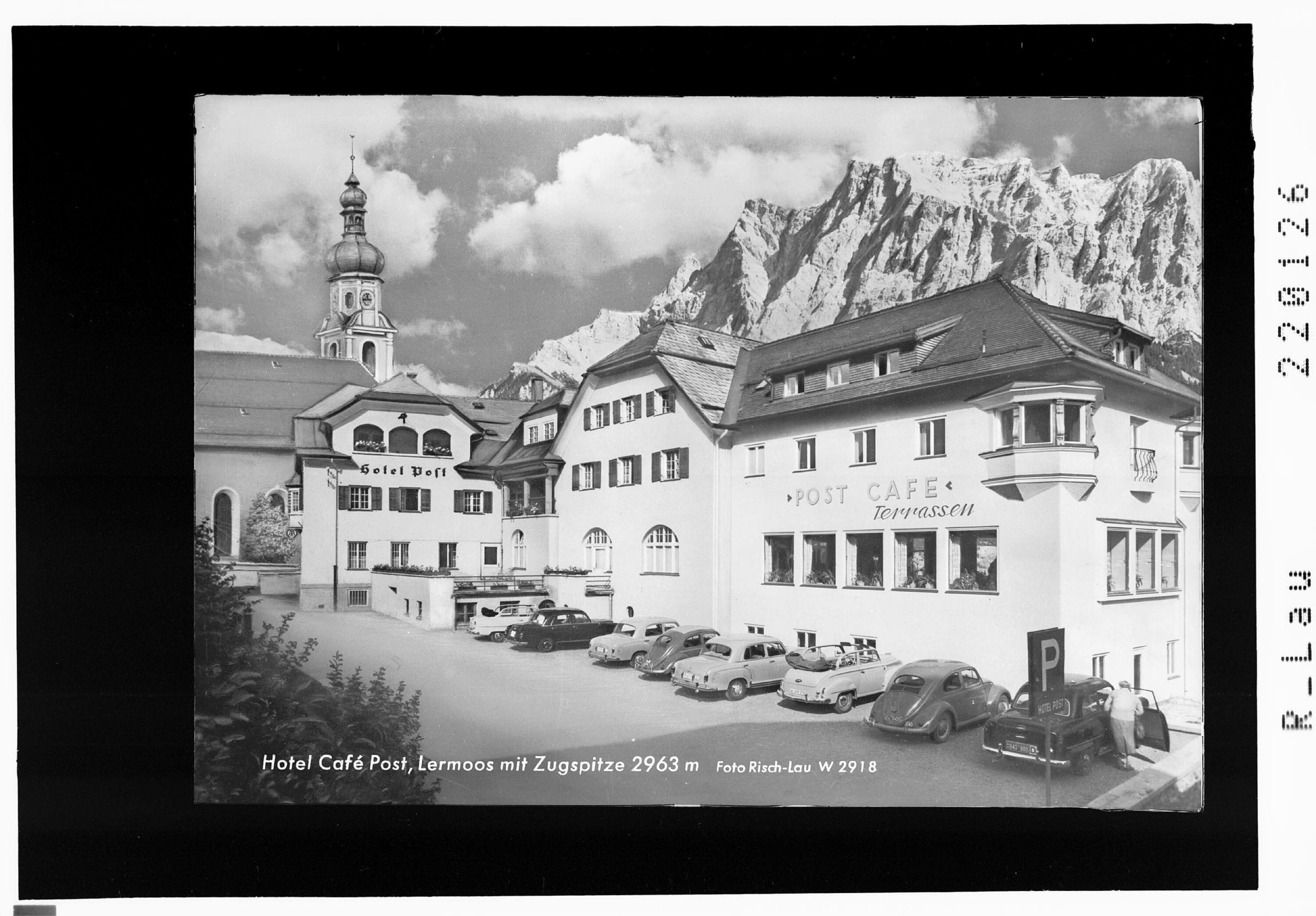 Hotel Cafe Post in Lermoos mit Zugspitze 2963 m></div>


    <hr>
    <div class=