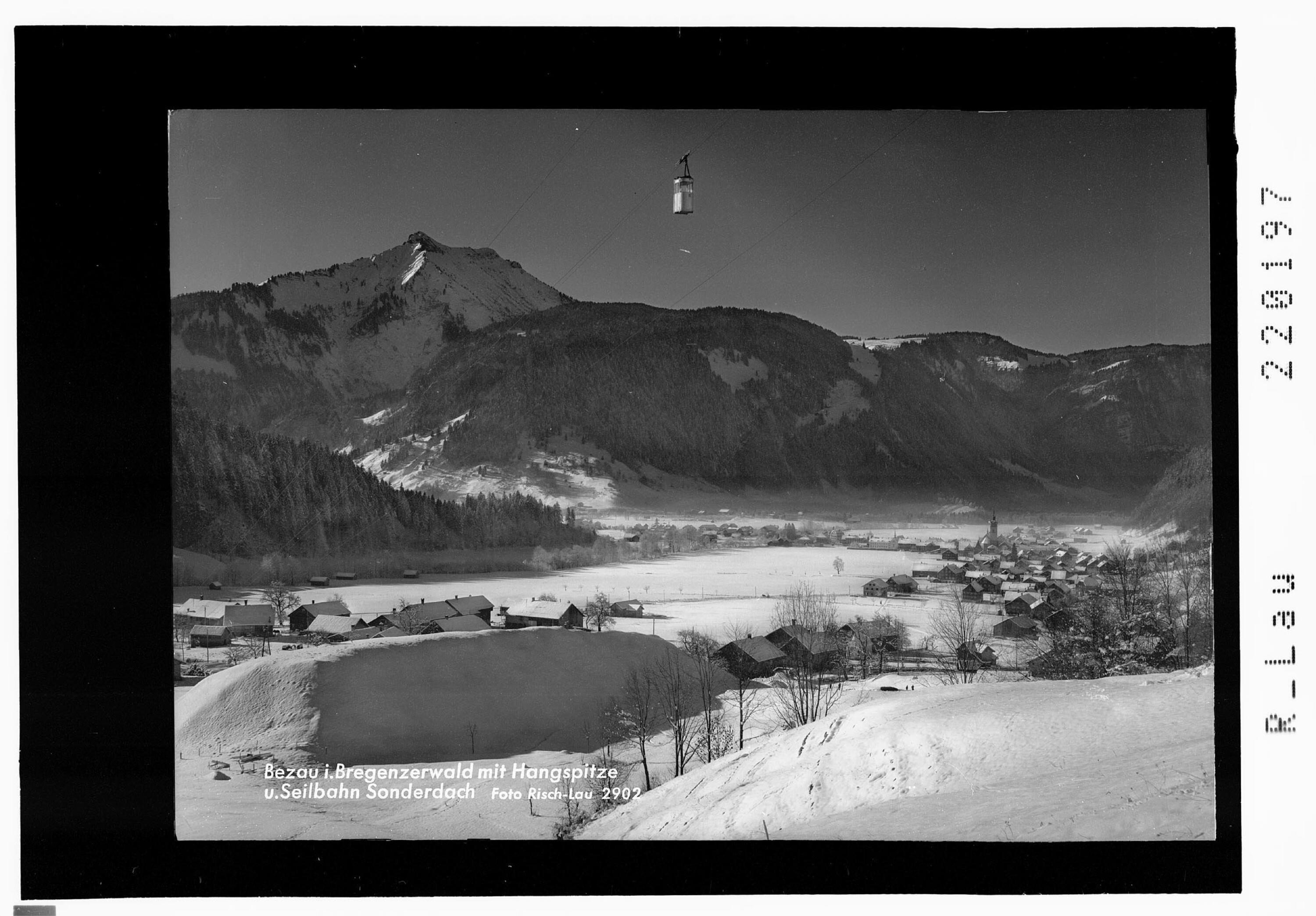 Bezau im Bregenzerwald mit Hangspitze und Seilbahn Sonderdach></div>


    <hr>
    <div class=