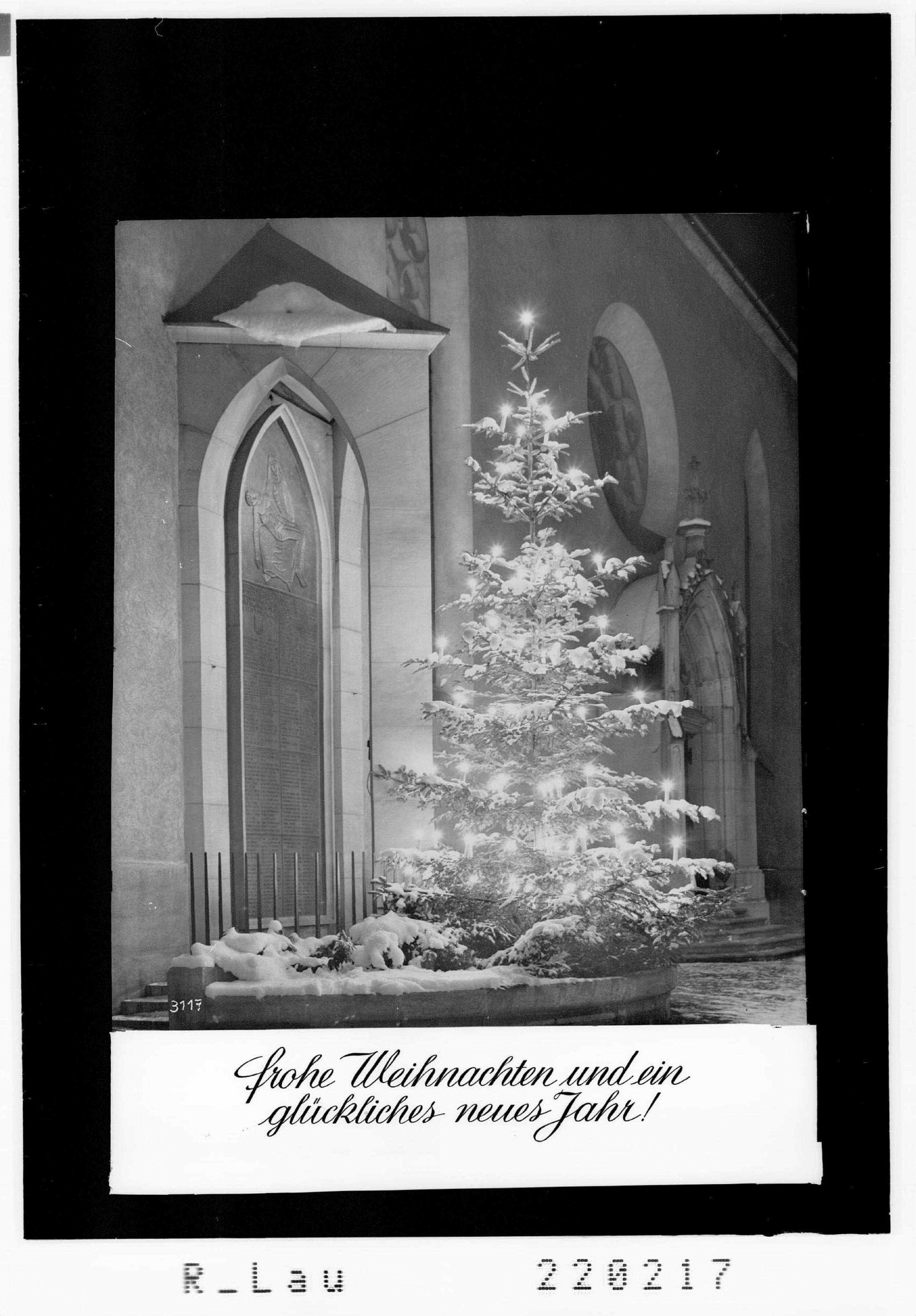 Feldkirch mit Weihnachtsbeleuchtung / Christbaum bei der Pfarrkirche></div>


    <hr>
    <div class=