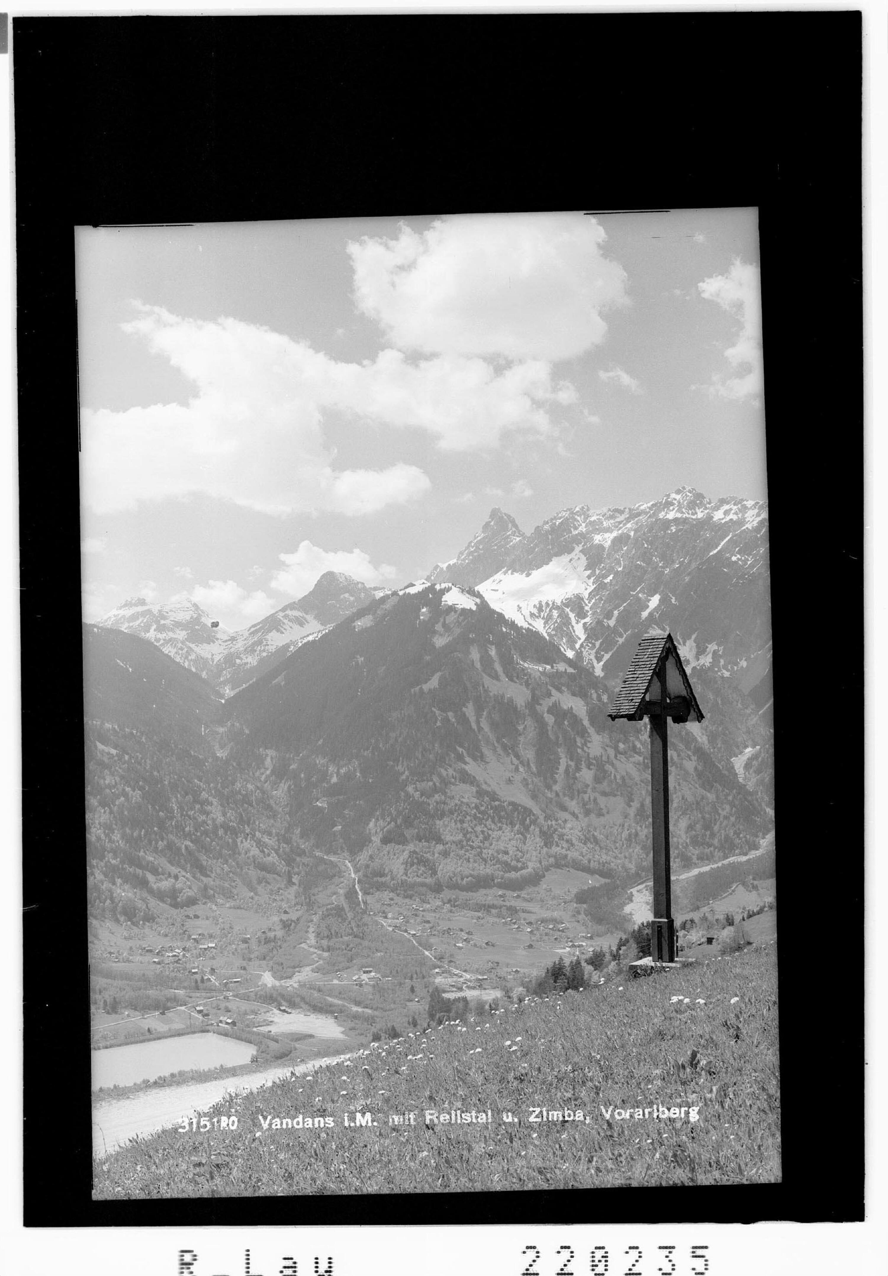 Vandans im Montafon mit Rellstal und Zimba / Vorarlberg></div>


    <hr>
    <div class=