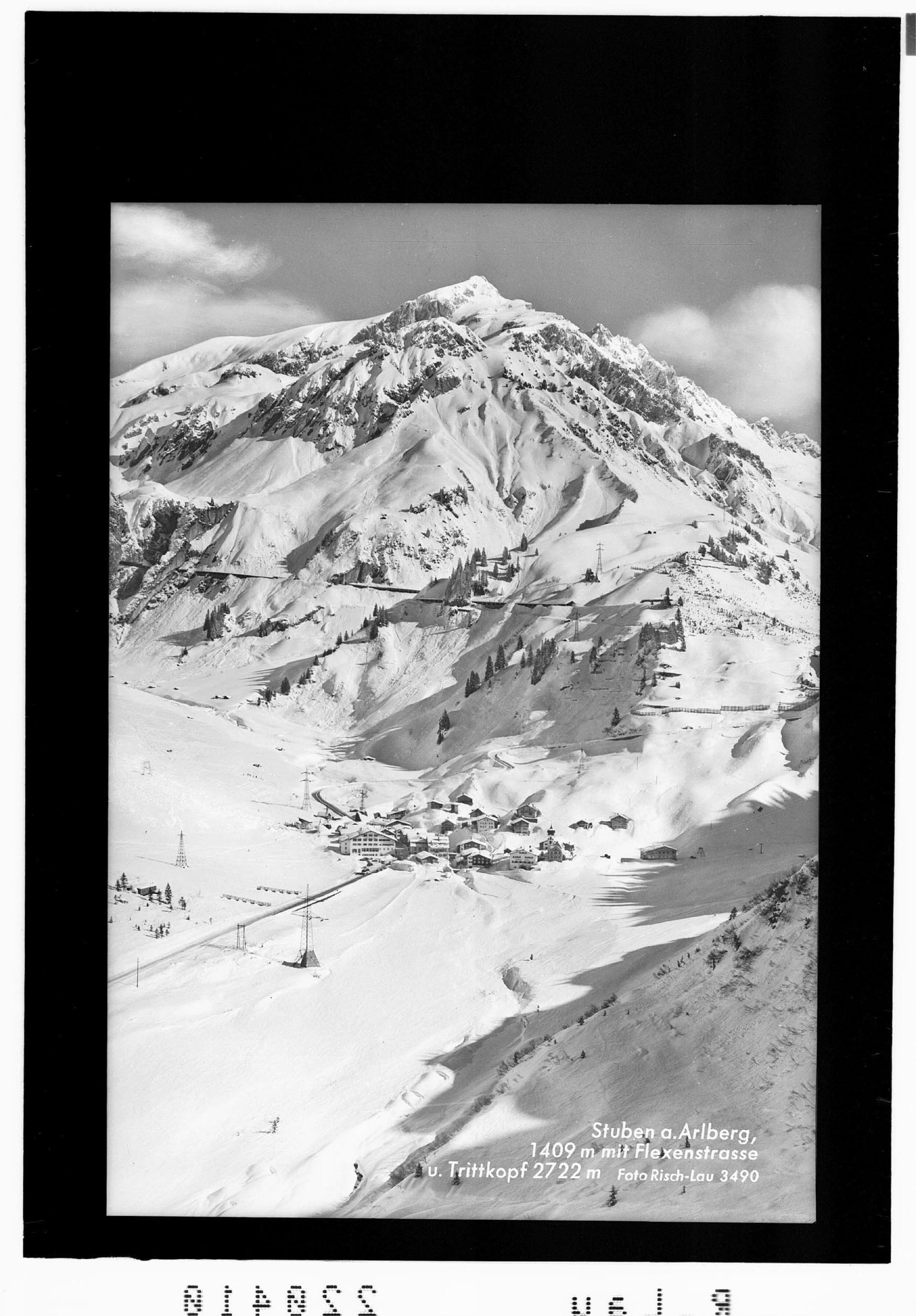 Stuben am Arlberg 1409 m mit Flexenstrasse und Trittkopf 2722 m></div>


    <hr>
    <div class=