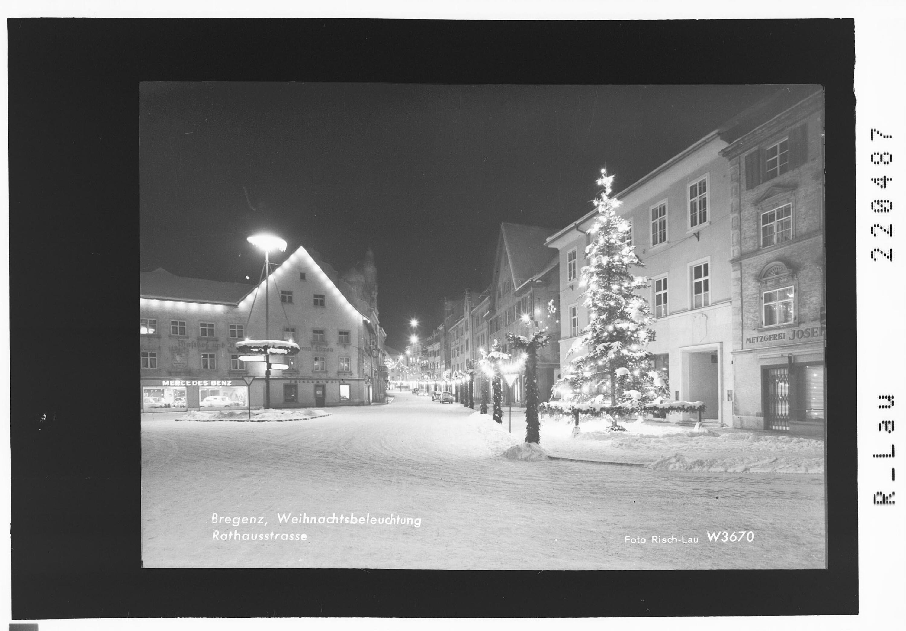 Bregenz / Weihnachtsbeleuchtung - Rathausstrasse></div>


    <hr>
    <div class=