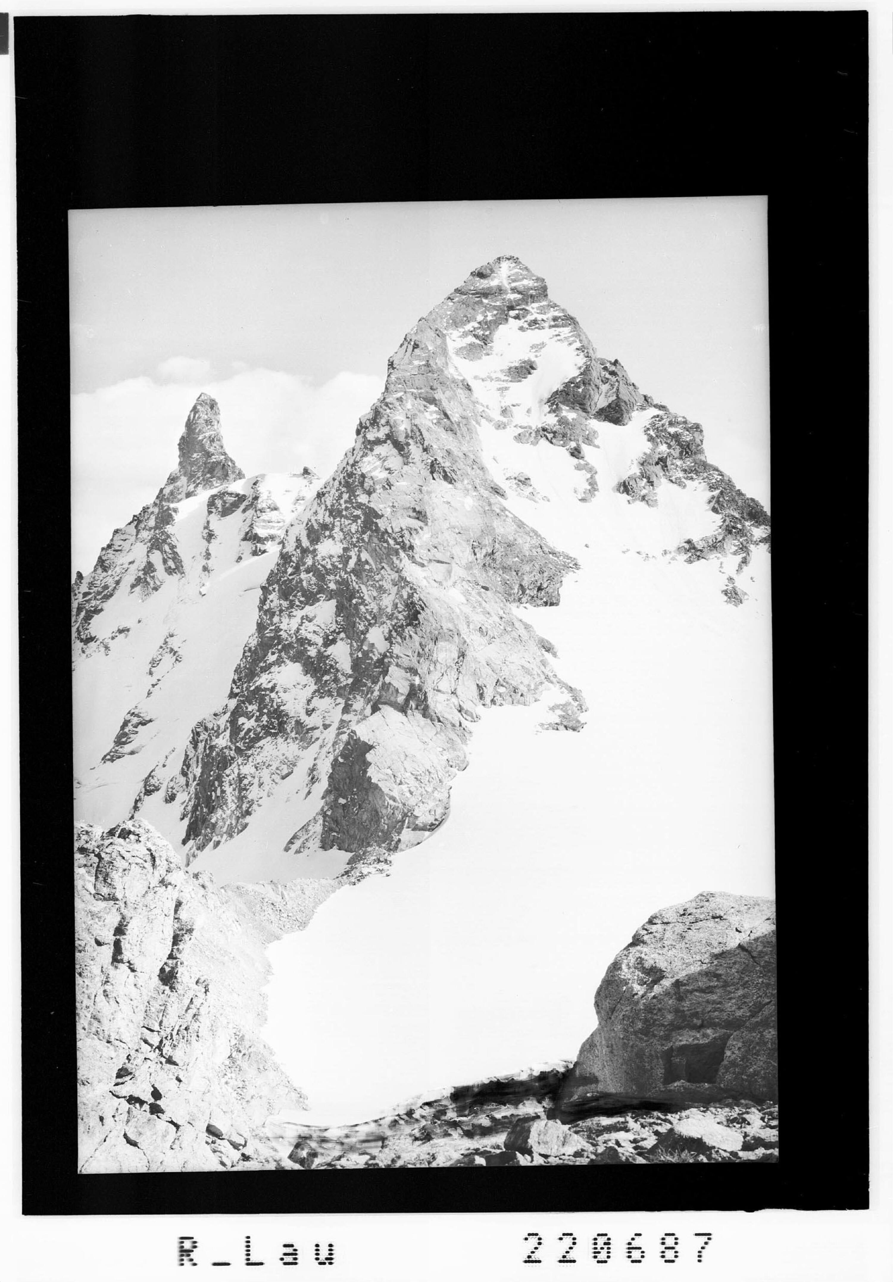 [Grosses Seehorn und Grosser Litzner in der Silvretta]></div>


    <hr>
    <div class=