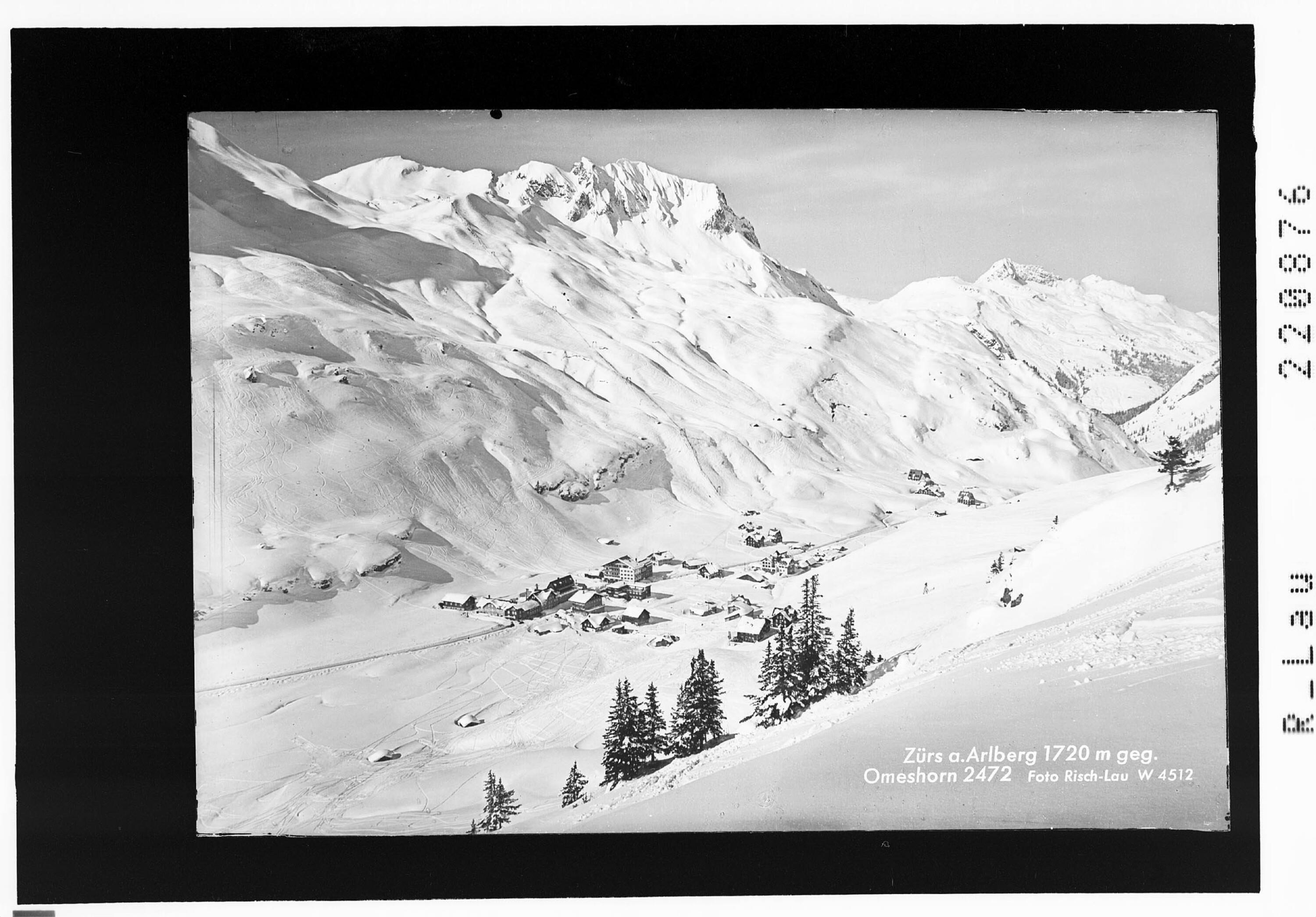 Zürs am Arlberg 1720 m gegen Omeshorn 2472 m></div>


    <hr>
    <div class=