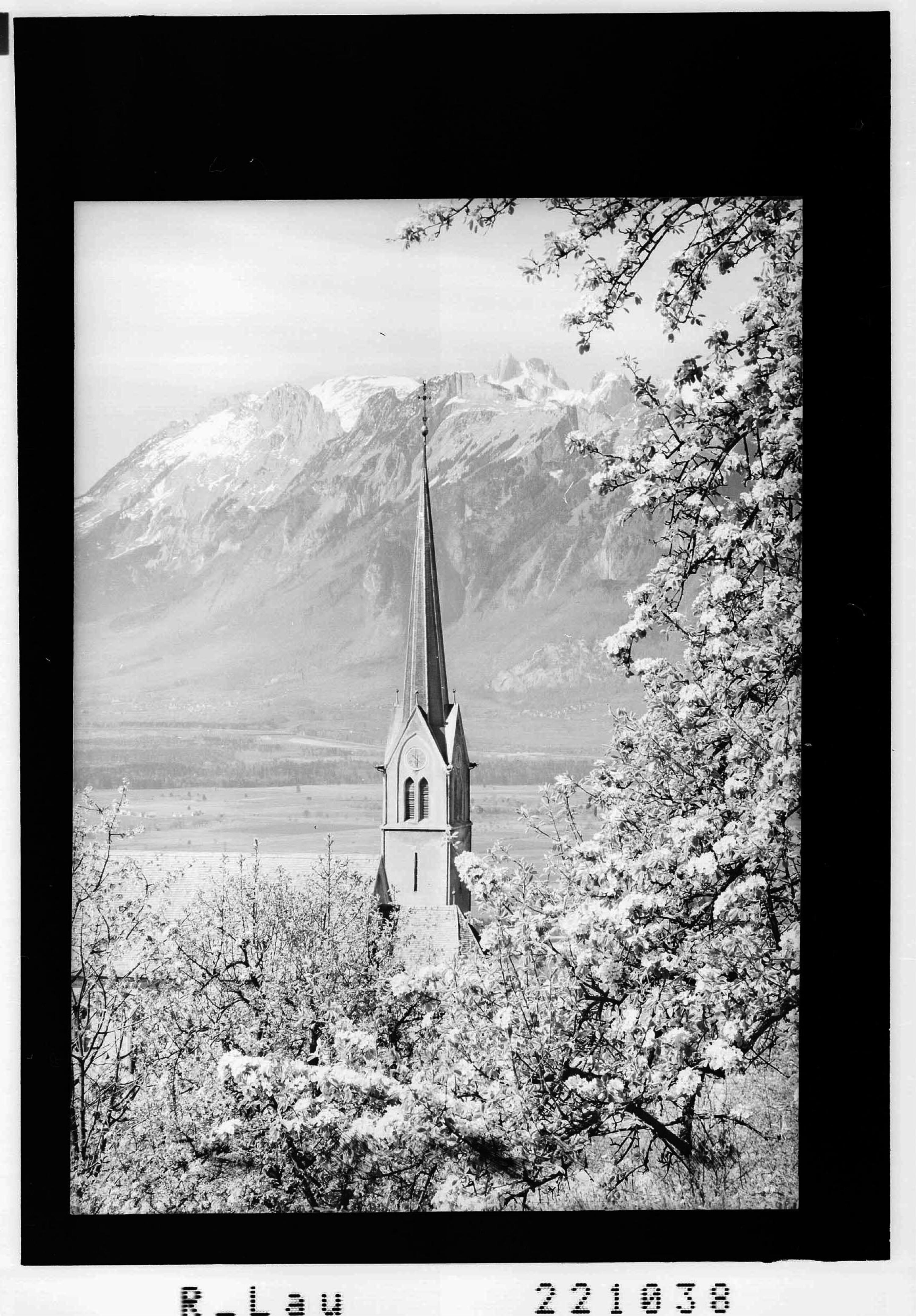 Fraxern Vorarlberg gegen Kreuzberge und Altmann></div>


    <hr>
    <div class=