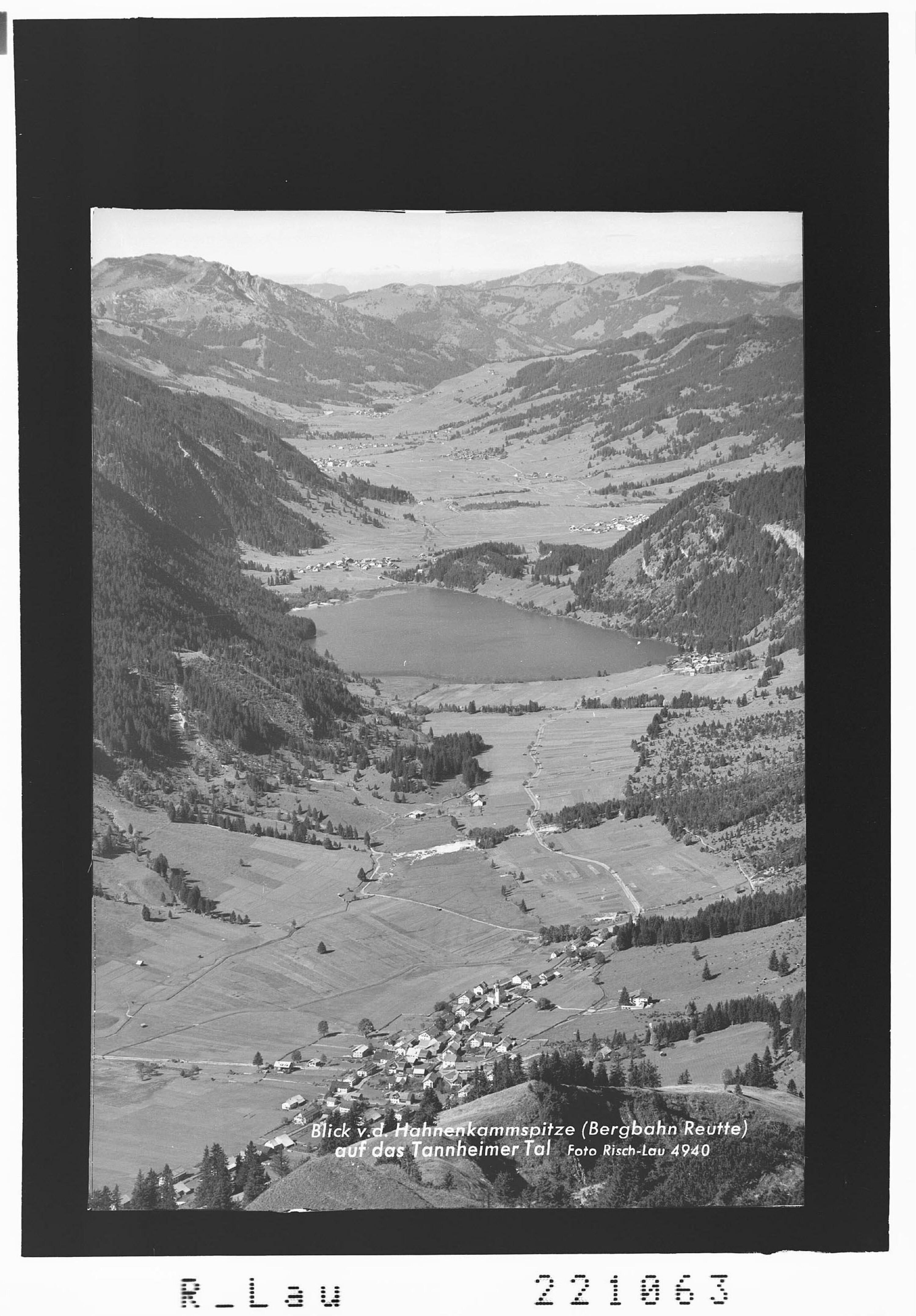 Blick von der Hahnenkammspitze ( Bergbahn Reutte) auf das Tannheimer Tal></div>


    <hr>
    <div class=