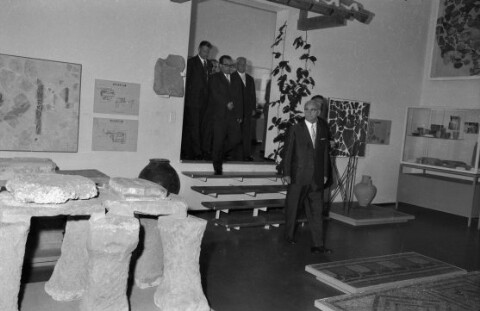 Besuch von Bundespräsident Franz Jonas in Vorarlberg, Vorarlberger Landesmuseum in Bregenz / Oskar Spang von Spang, Oskar