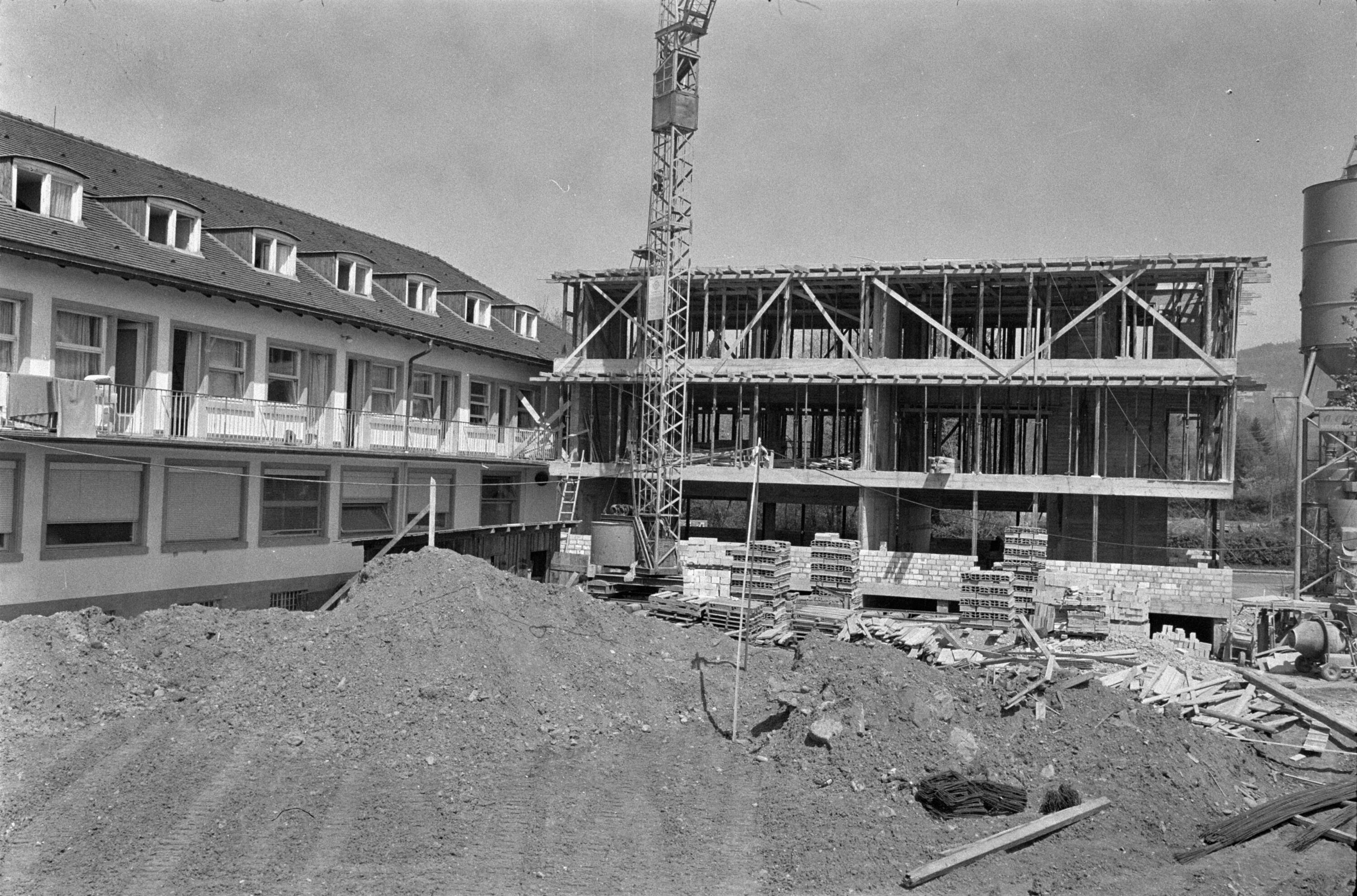 Zubau beim Unfallkrankenhaus Böckle in Bregenz></div>


    <hr>
    <div class=