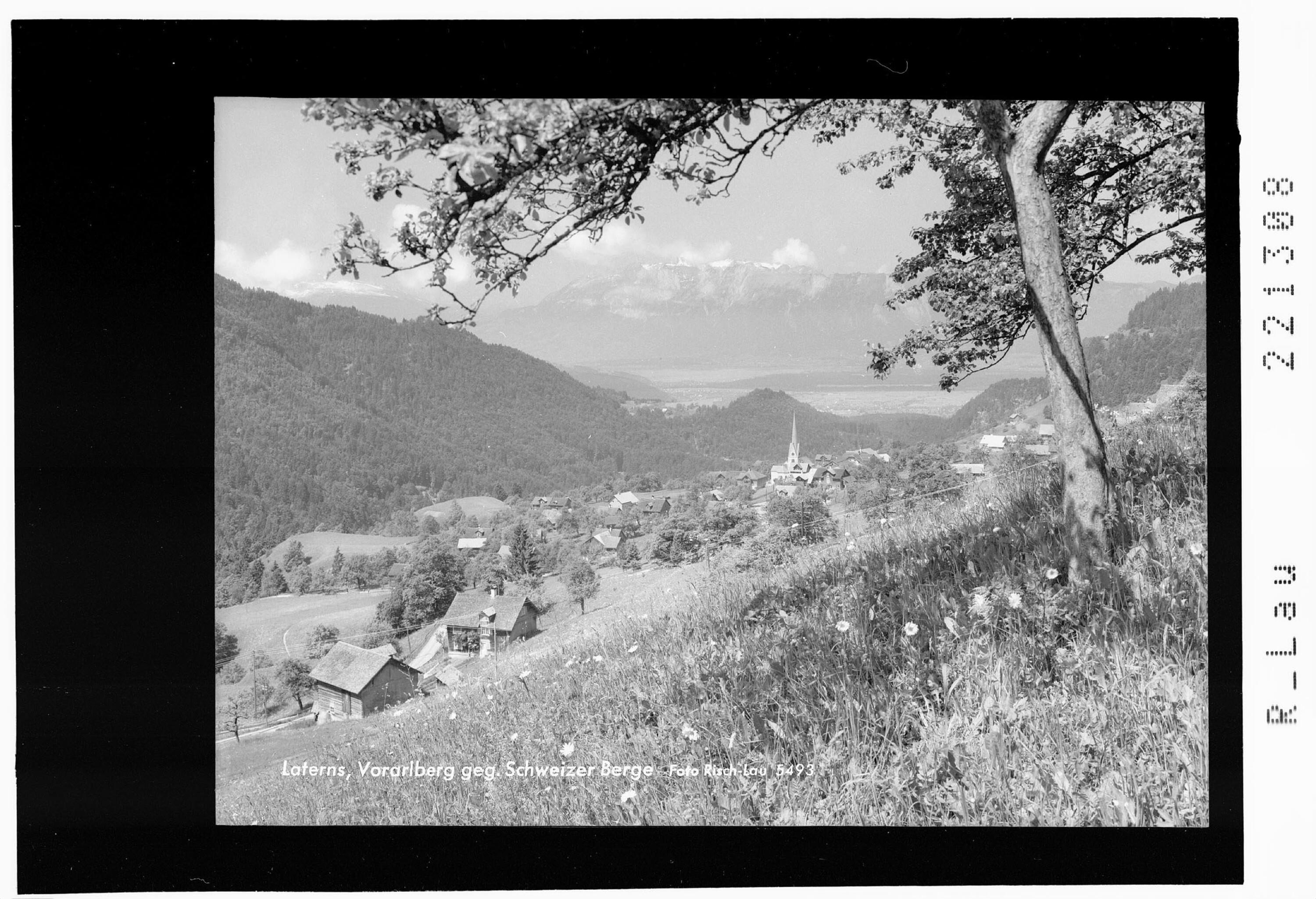 Laterns / Vorarlberg gegen Schweizer Berge></div>


    <hr>
    <div class=