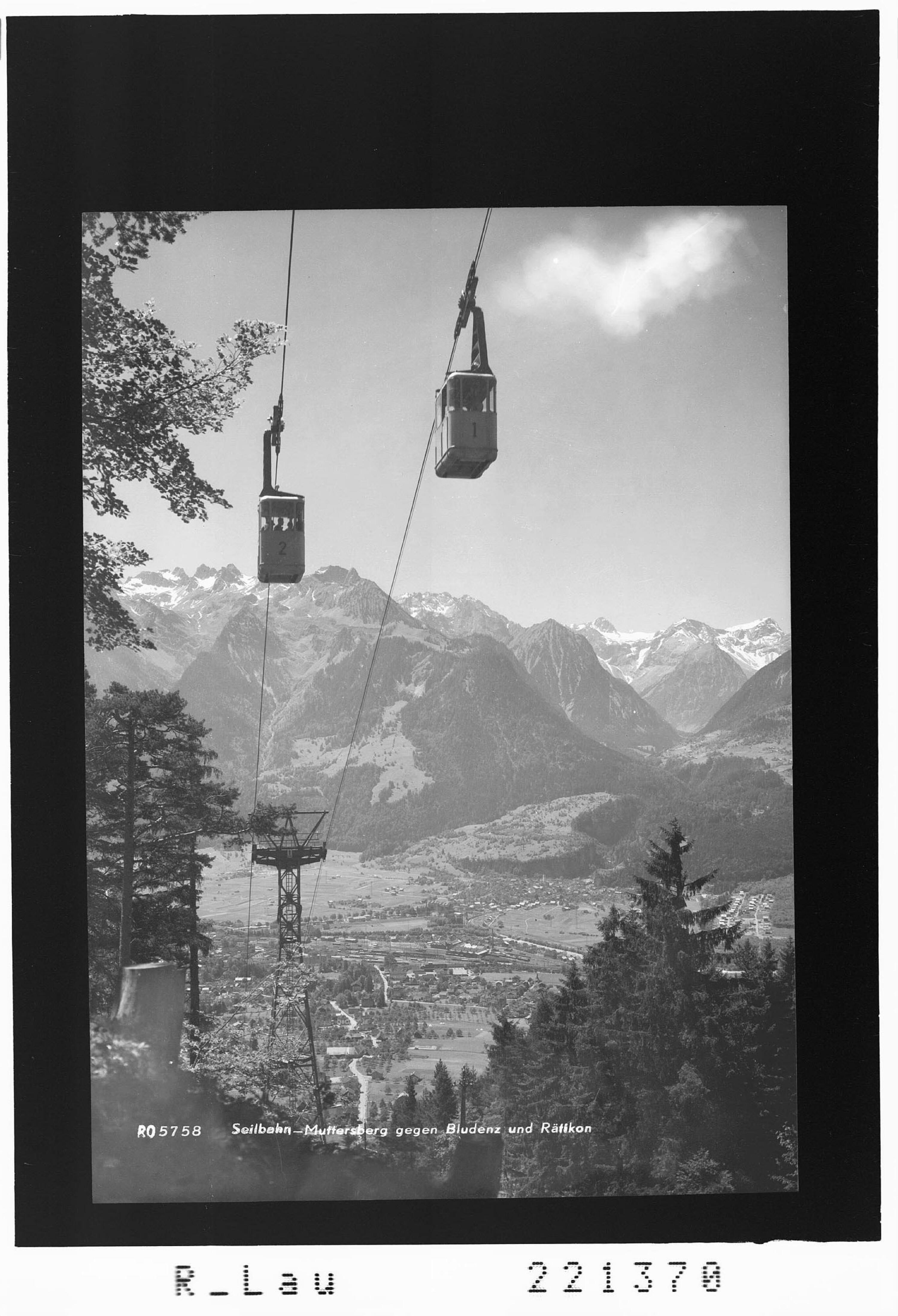 Seilbahn Muttersberg gegen Bludenz und Rhätikon></div>


    <hr>
    <div class=