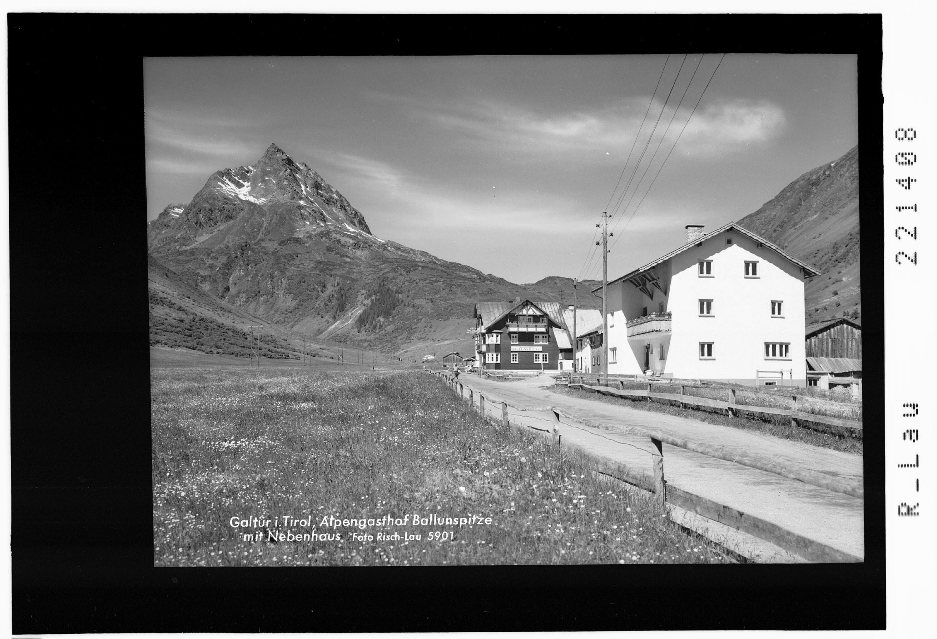 Galtür in Tirol / Alpengasthof Ballunspitze mit Nebenhaus></div>


    <hr>
    <div class=