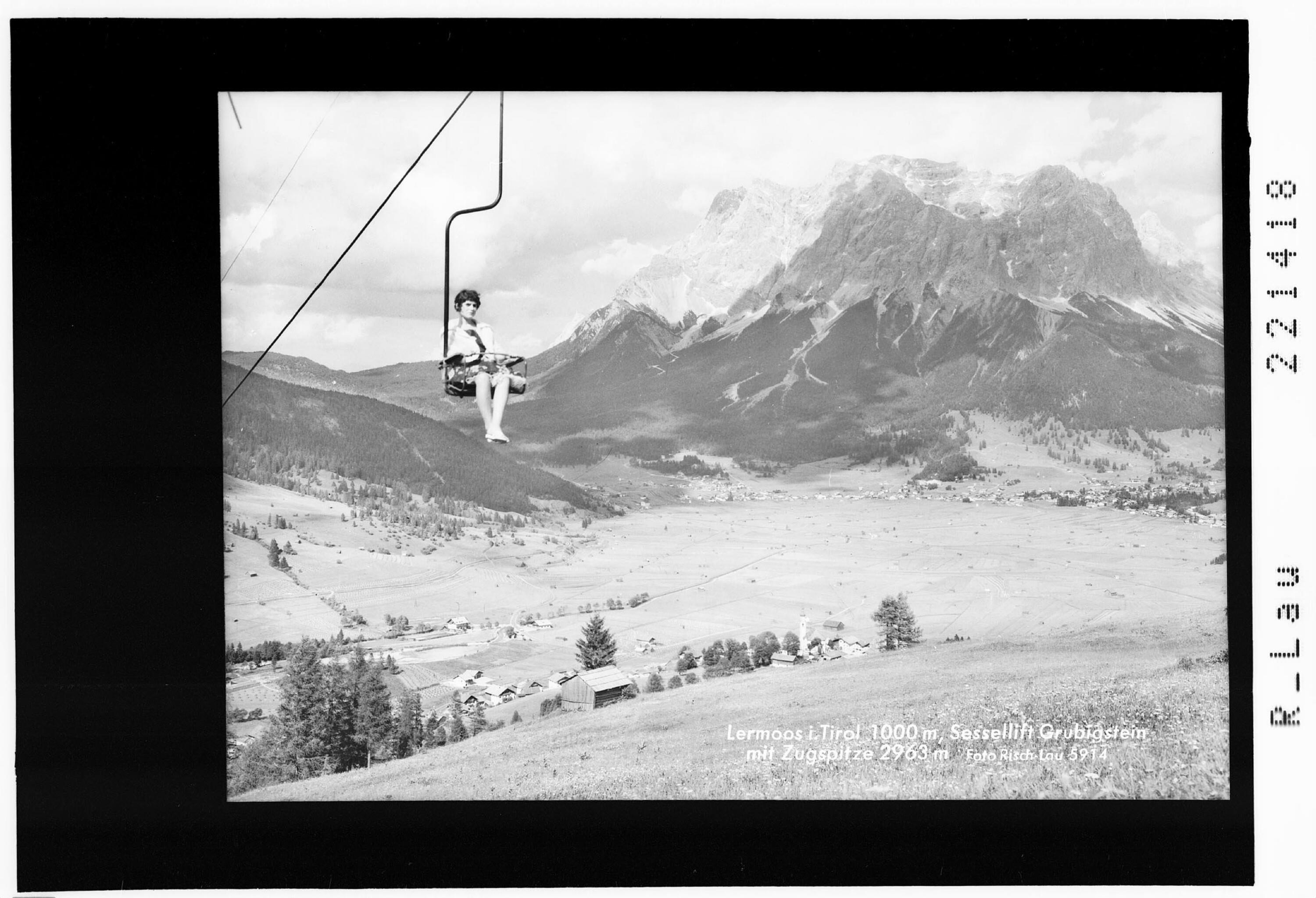 Lermoos in Tirol 1000 m / Sessellift Grubigstein mit Zugspitze 2963 m></div>


    <hr>
    <div class=
