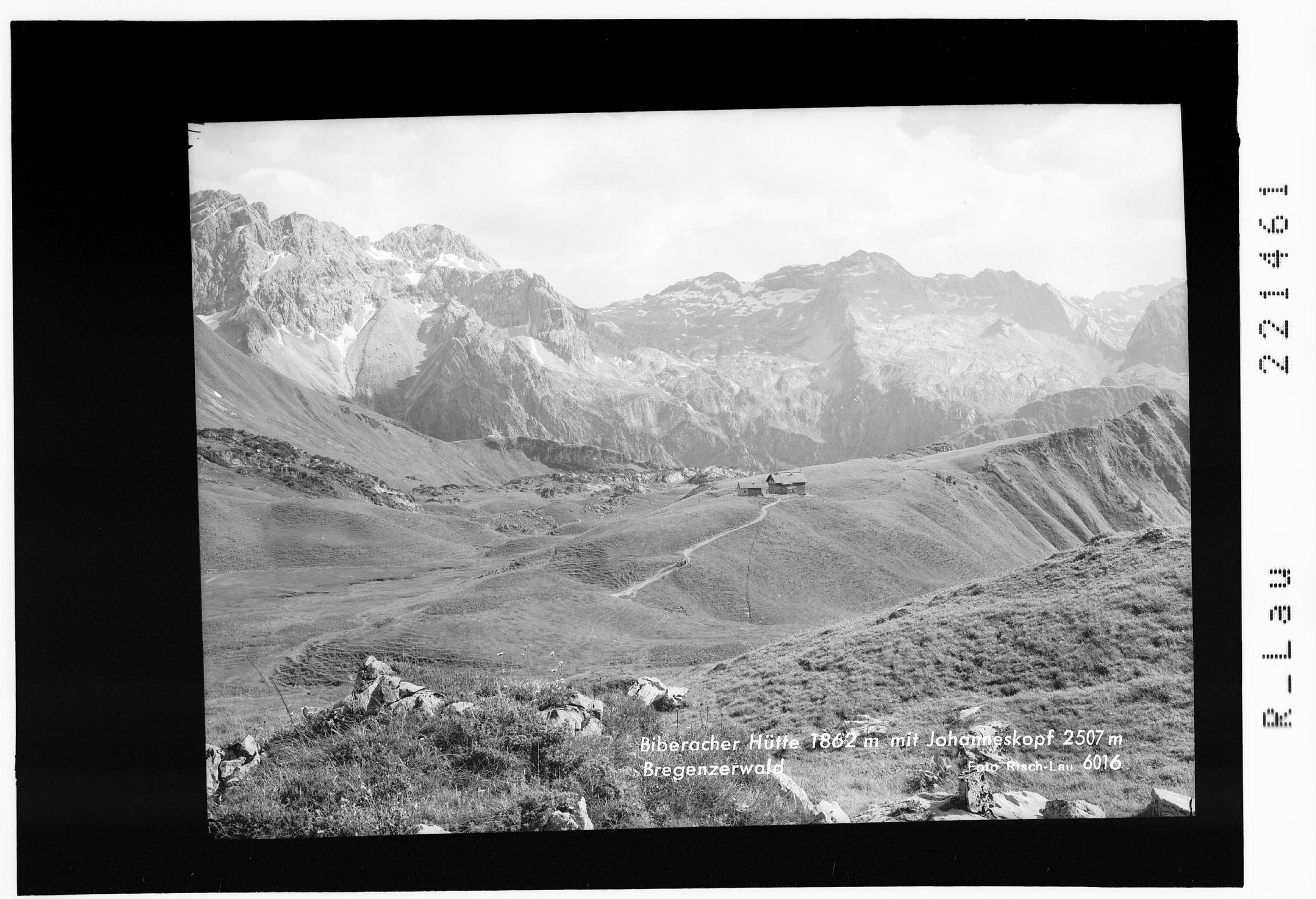 Biberacher Hütte 1862 mit Johanneskopf 2507 m / Bregenzerwald></div>


    <hr>
    <div class=