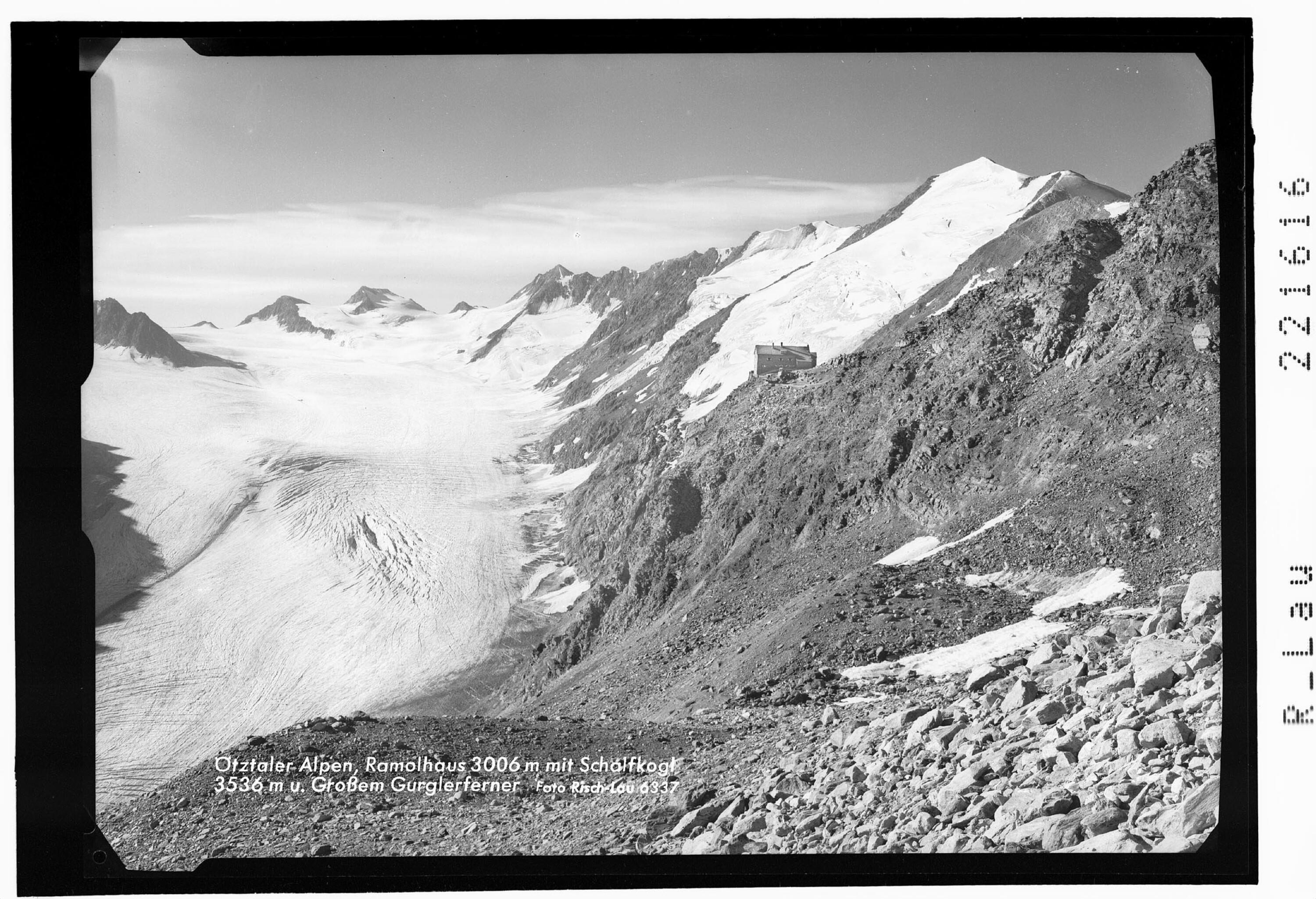 Ötztaler Alpen / Ramolhaus 3006 m mit Schalfkogl 3536 m und Grossem Gurglerferner></div>


    <hr>
    <div class=