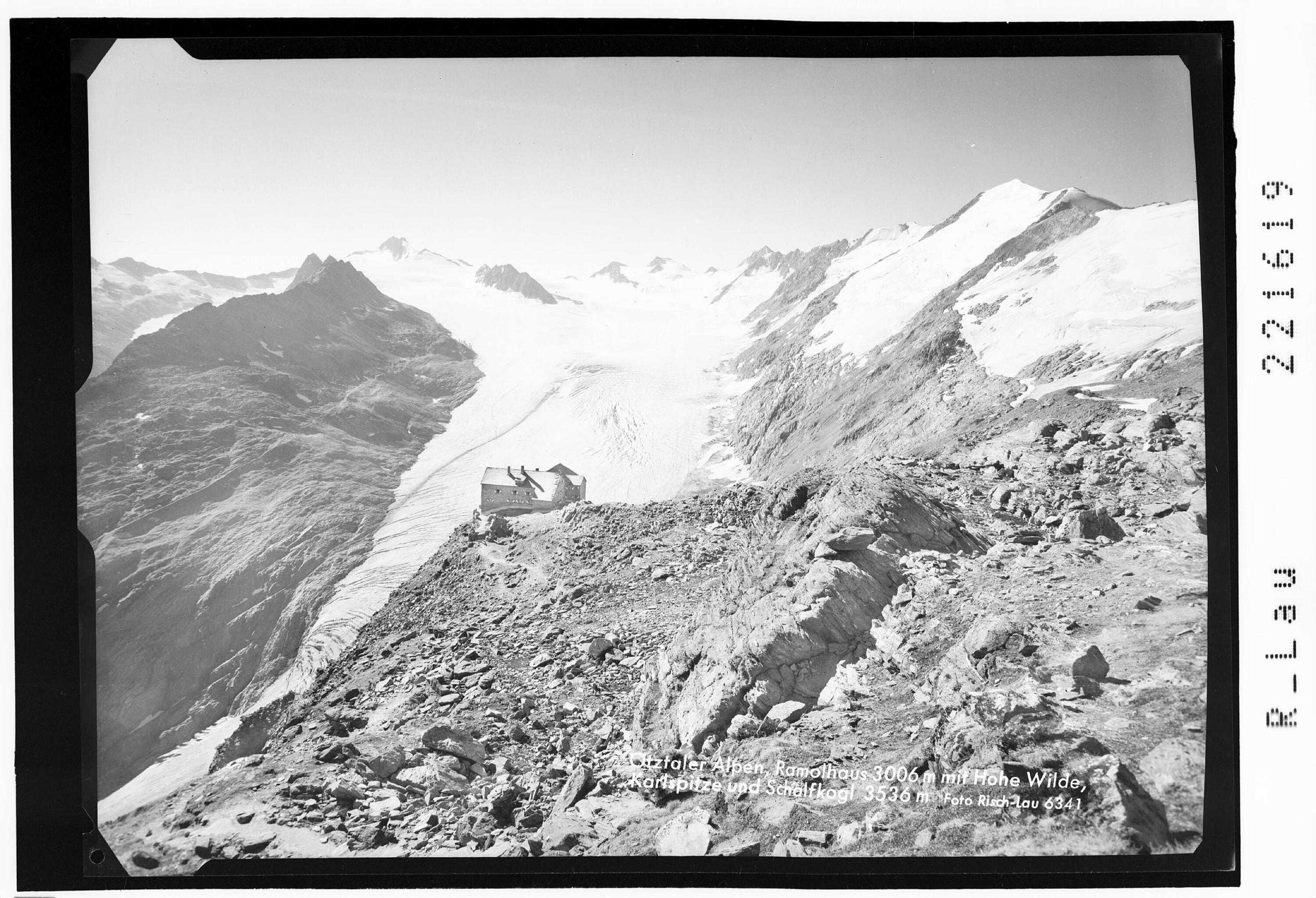 Ötztaler Alpen / Ramolhaus 3006 m mit Hohe Wilde - Karlspitze und Schalfkogl 3536 m></div>


    <hr>
    <div class=
