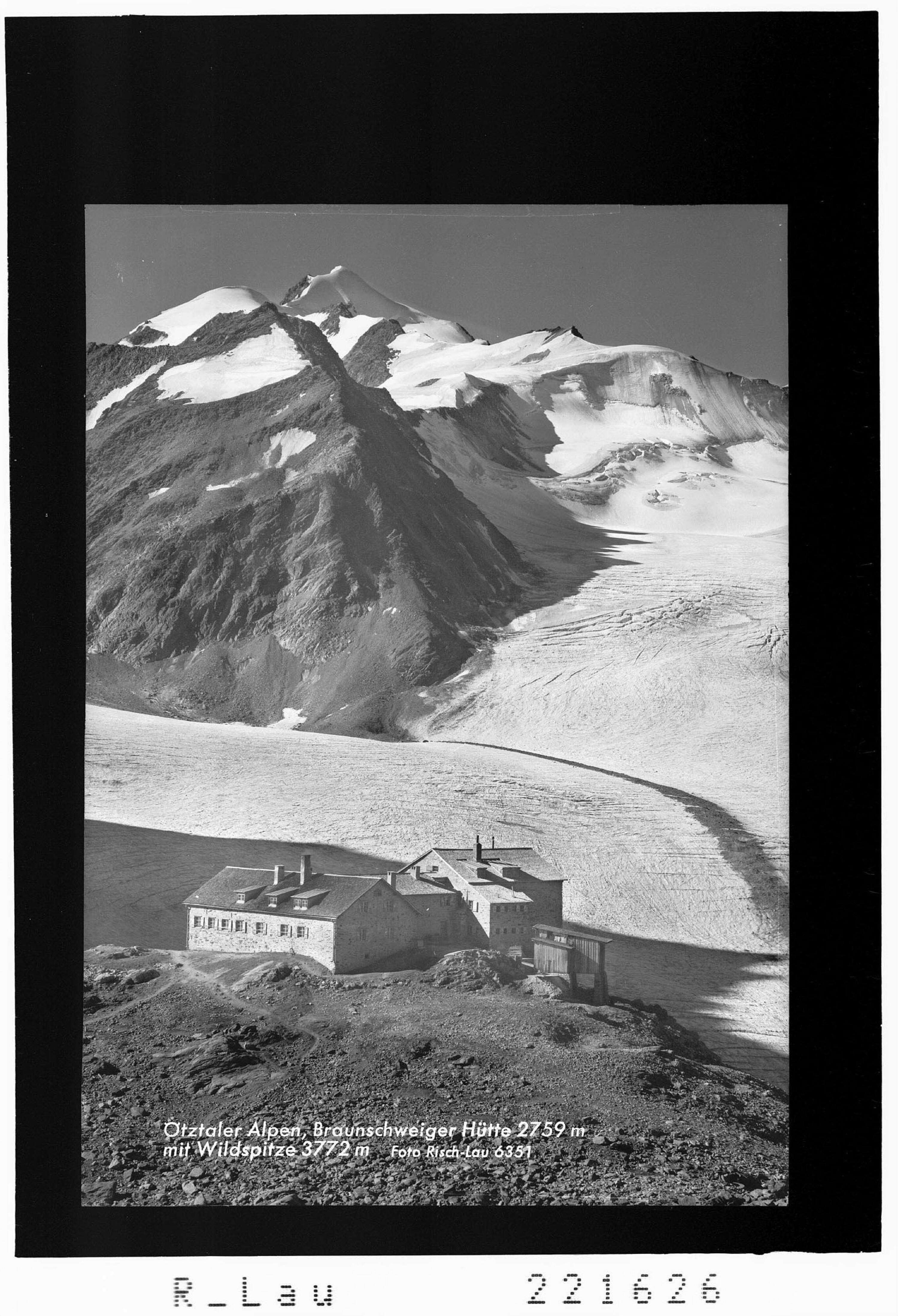 Ötztaler Alpen / Braunschweiger Hütte 2759 m mit Wildspitze 3772 m></div>


    <hr>
    <div class=