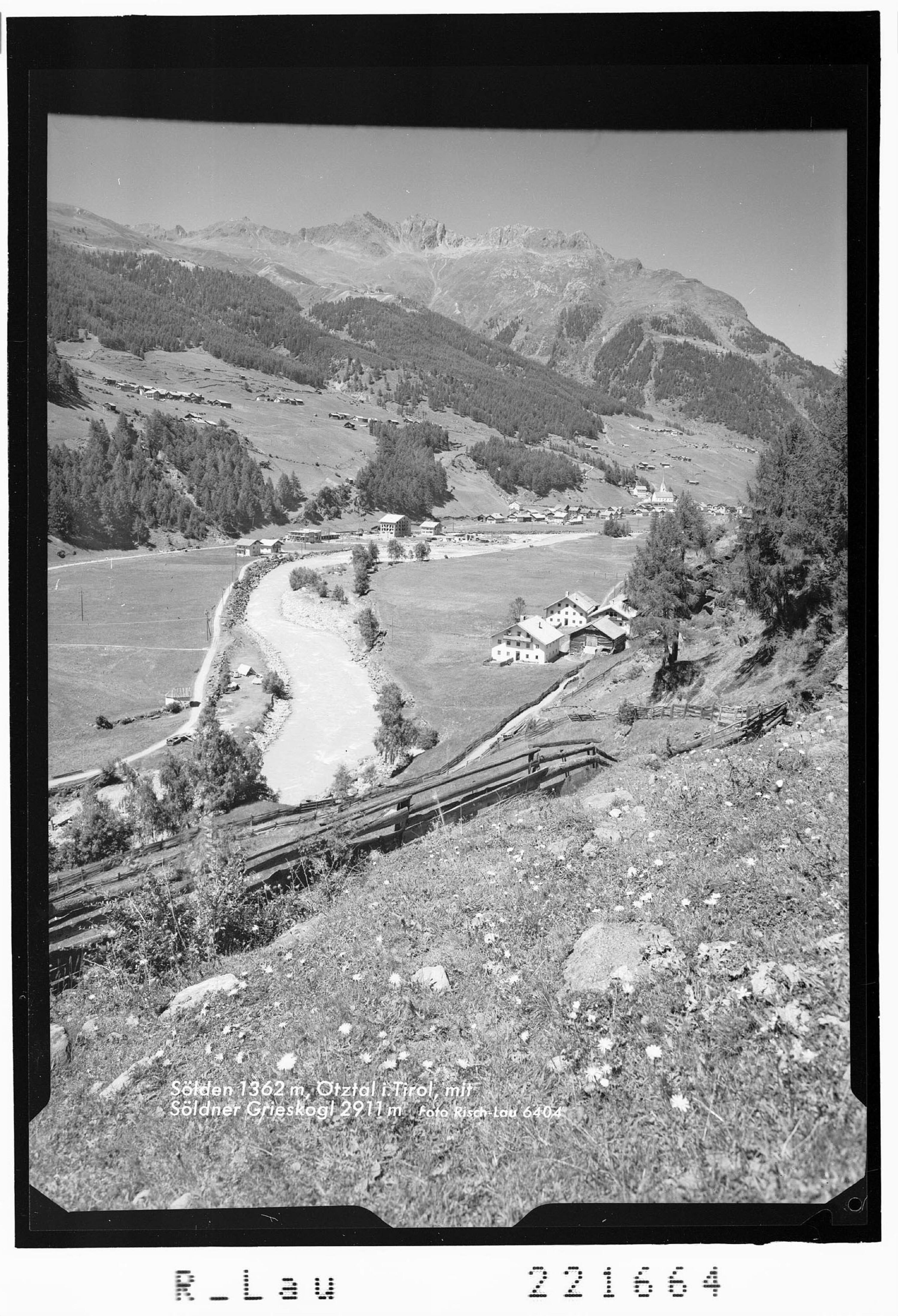 Sölden 1362 m, Ötztal in Tirol mit Söldner Grieskogel 2911 m></div>


    <hr>
    <div class=