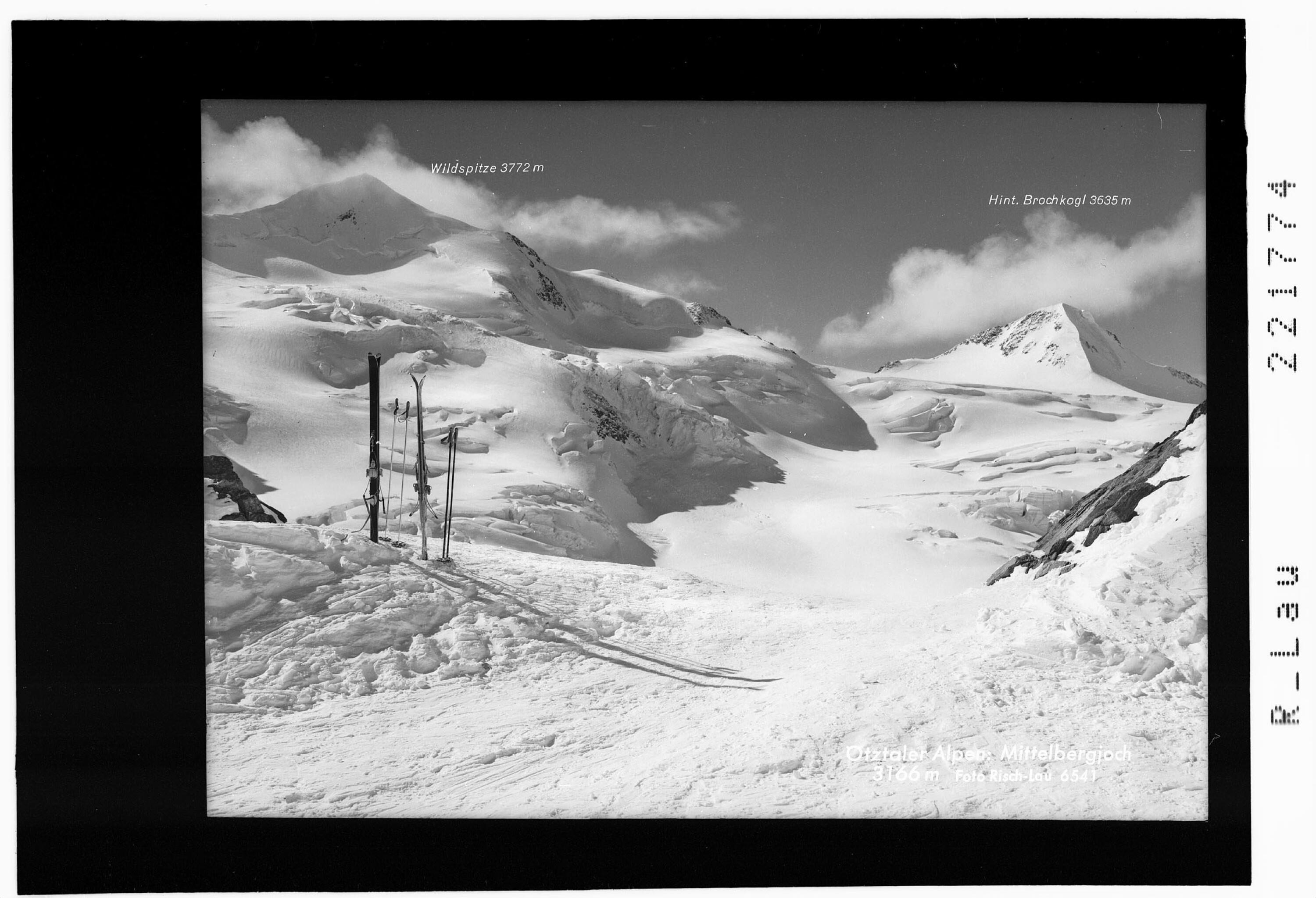 Ötztaler Alpen / Mittelbergjoch 3166 m></div>


    <hr>
    <div class=