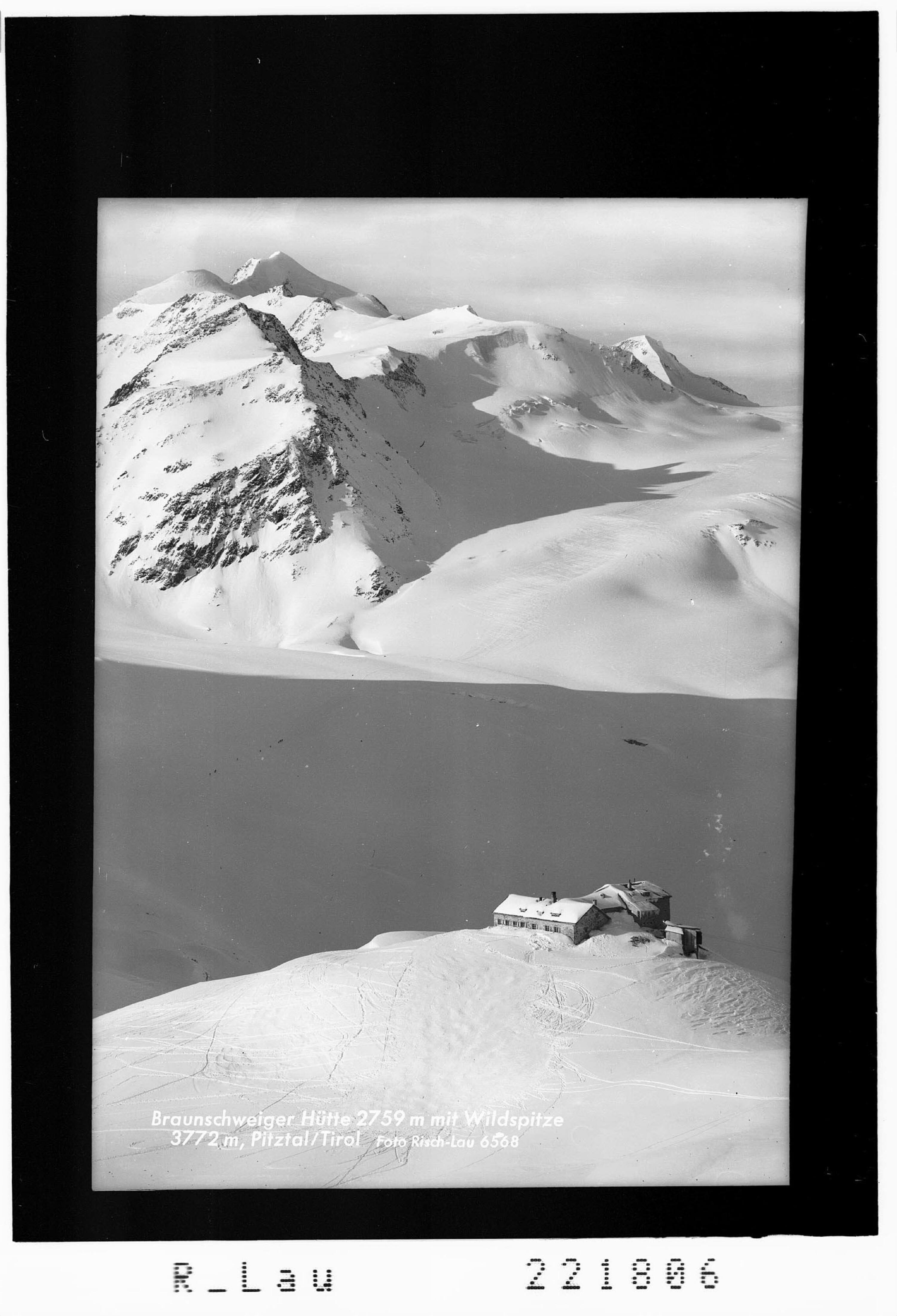 Braunschweiger Hütte 2759 m mit Wildspitze 3772 m / Pitztal Tirol></div>


    <hr>
    <div class=