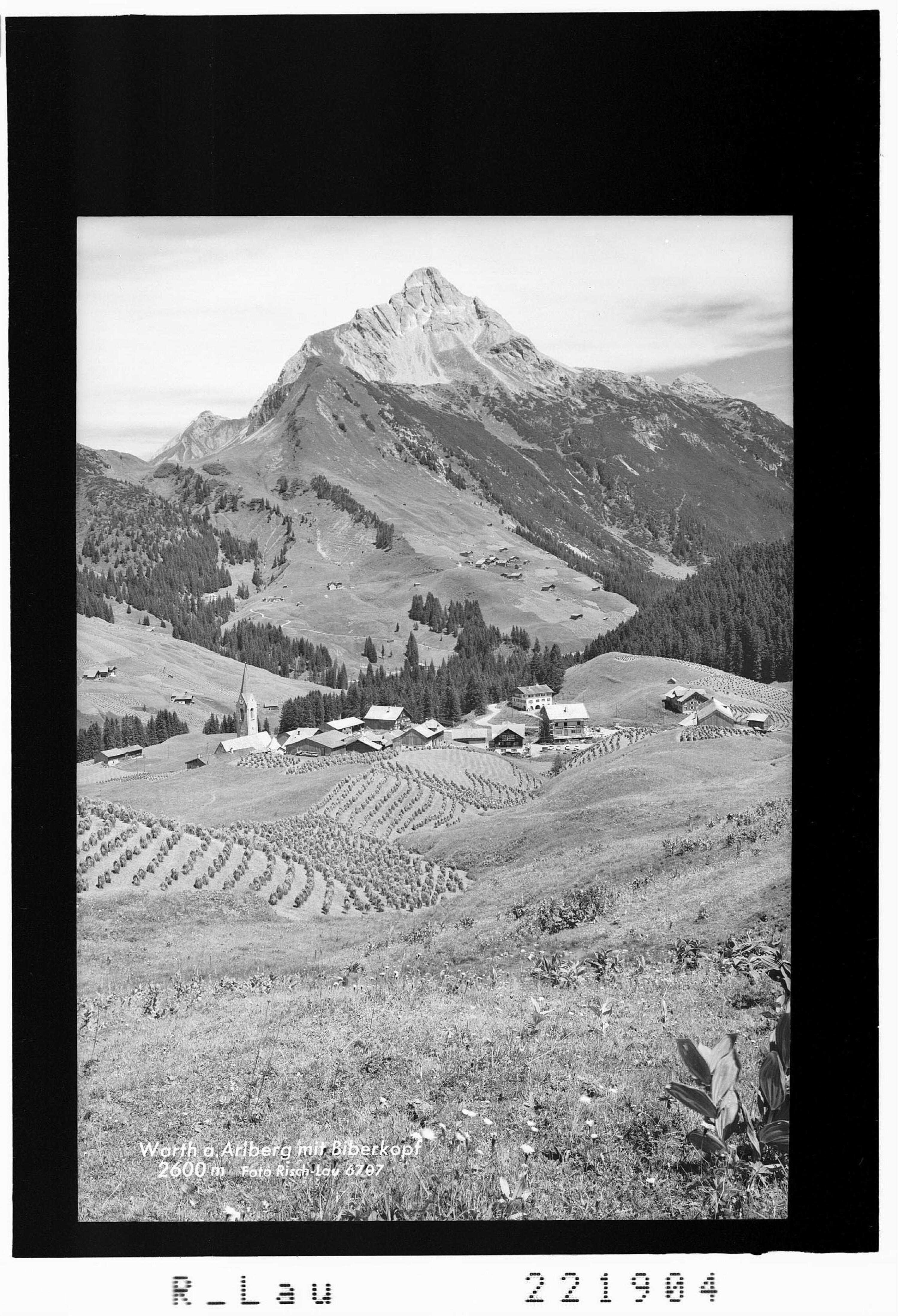 Warth am Arlberg mit Biberkopf 2600 m></div>


    <hr>
    <div class=