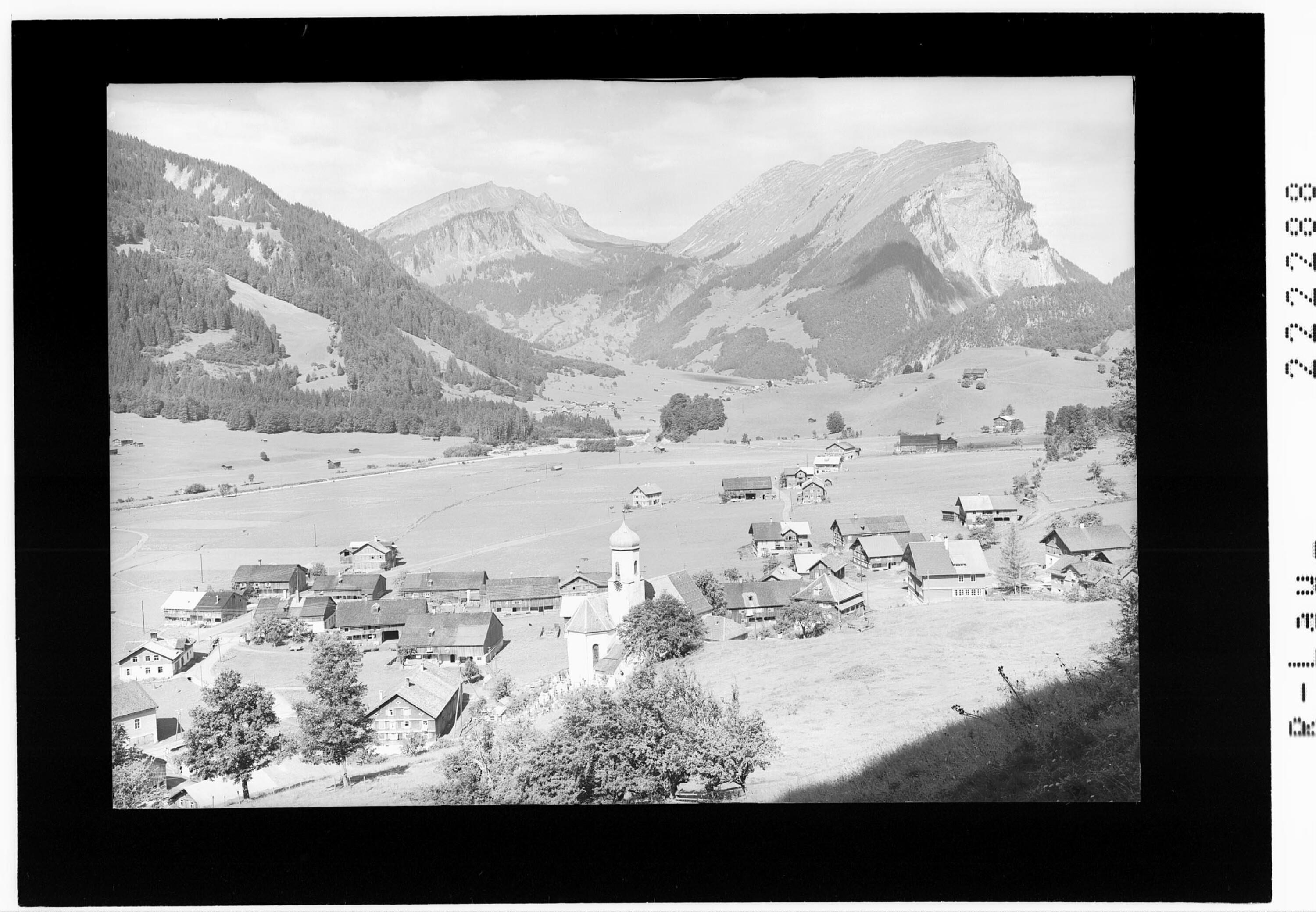 Schoppernau im Bregenzerwald gegen Canisfluh></div>


    <hr>
    <div class=